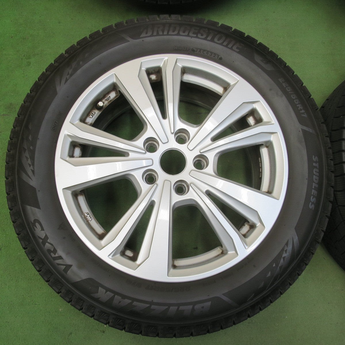 バリ溝！21年！9.5分★MINI ミニ 等 smartline 365 225/55R17 スタッドレス ブリヂストン ブリザック VRX3 スマートライン 17インチ PCD112/5H★5110901IMス