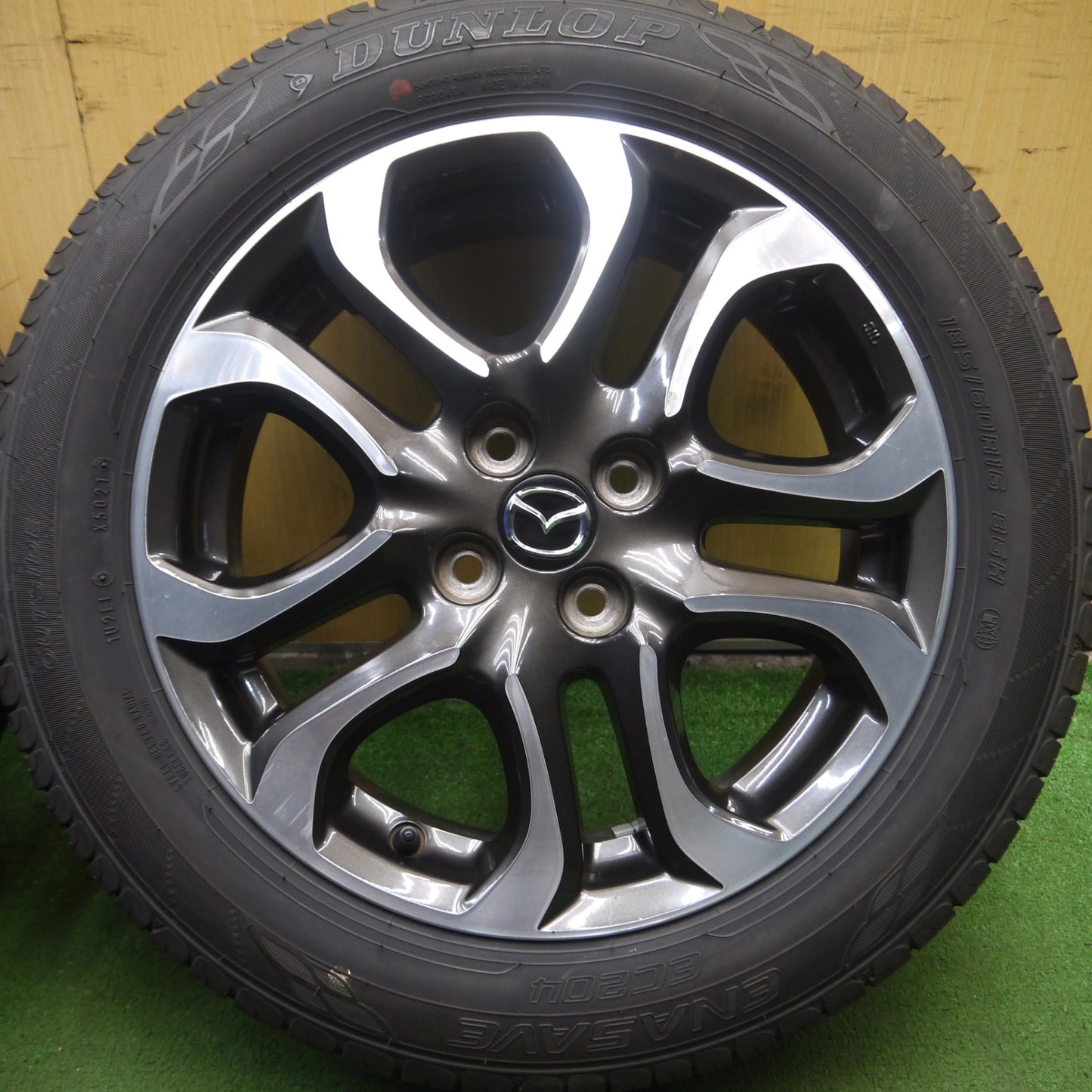 *送料無料* バリ溝！21年！キレイ！9.5分★マツダ デミオ 純正 185/60R16 ダンロップ エナセーブ EC204 16インチ PCD100/4H★4032612Hノ