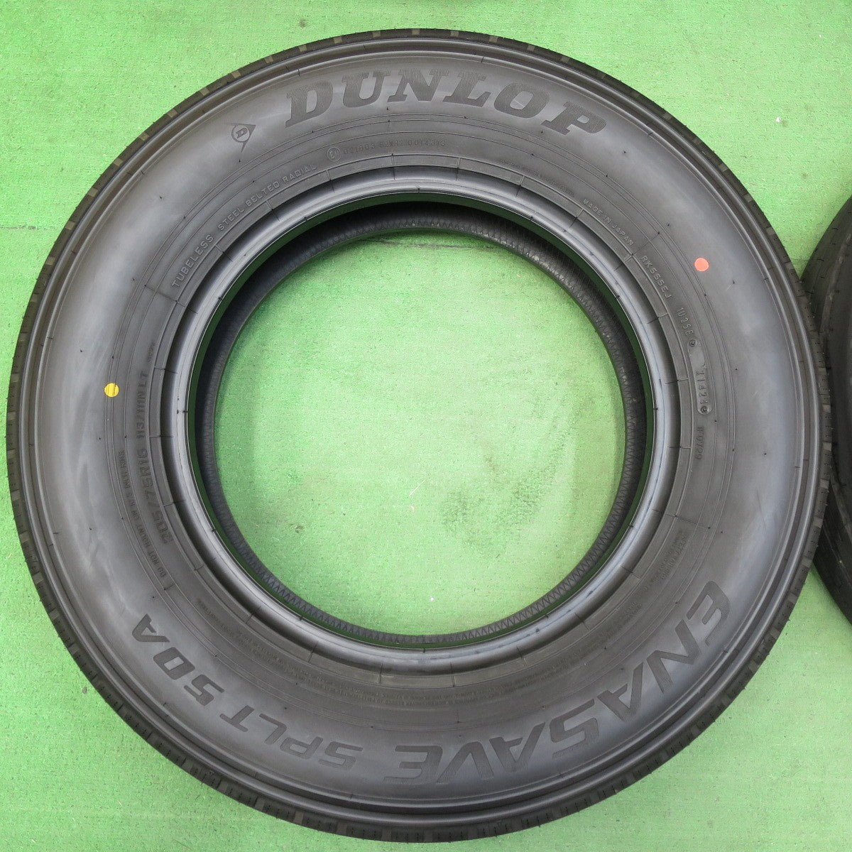 [送料無料] 新車外し！24年！ほぼ未使用★トラック タイヤ 205/75R16 113/111N ダンロップ エナセーブ SPLT50A 16インチ★4092410イノタ