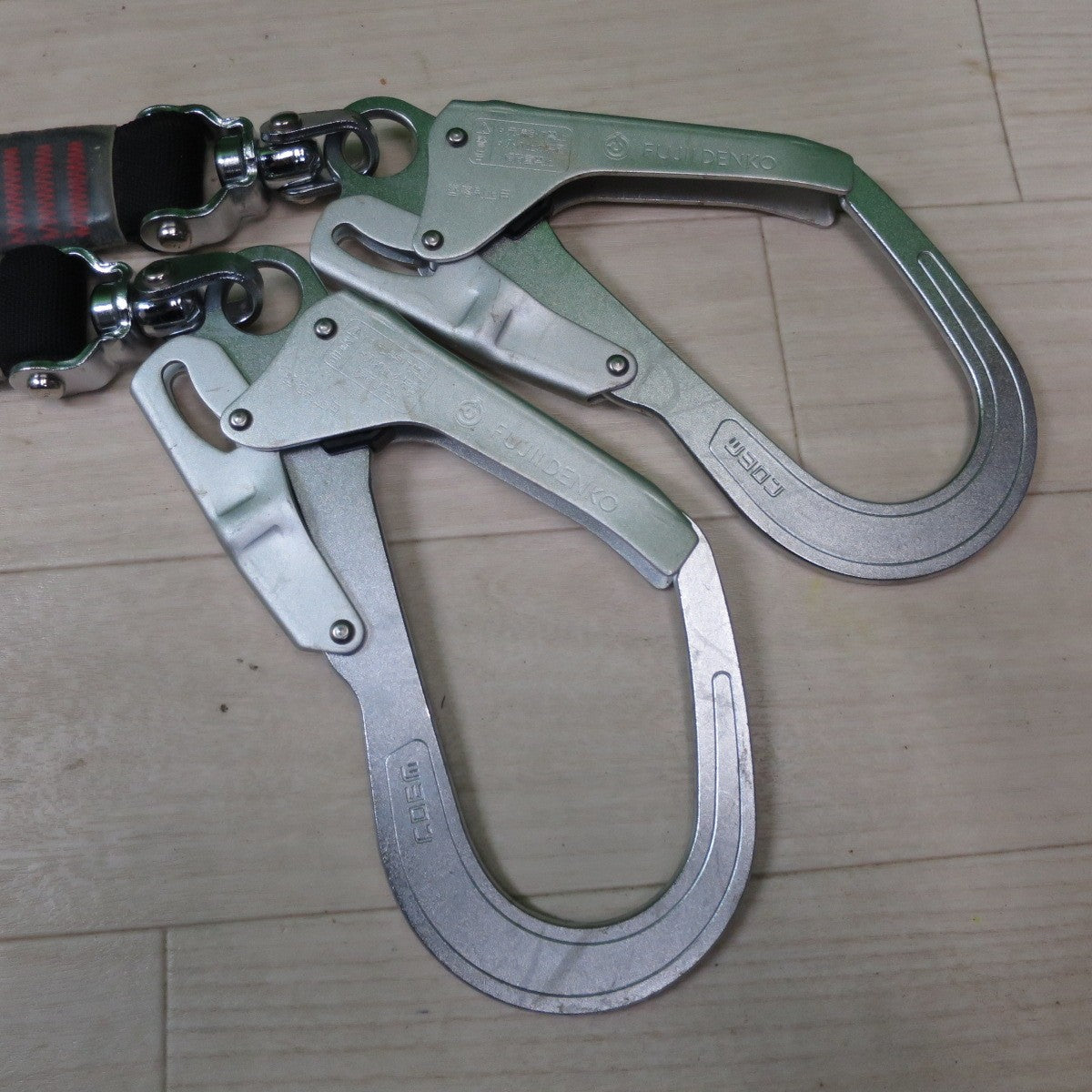 ☆ツヨロン 藤井電工 黒影 フル ハーネス TH-504-2NV93SV-OT-DG-M-2R23-BX Mサイズ 130kg以下 ランヤード付 胴ベルト固定具 UT-WA45-HD TSUYORON☆