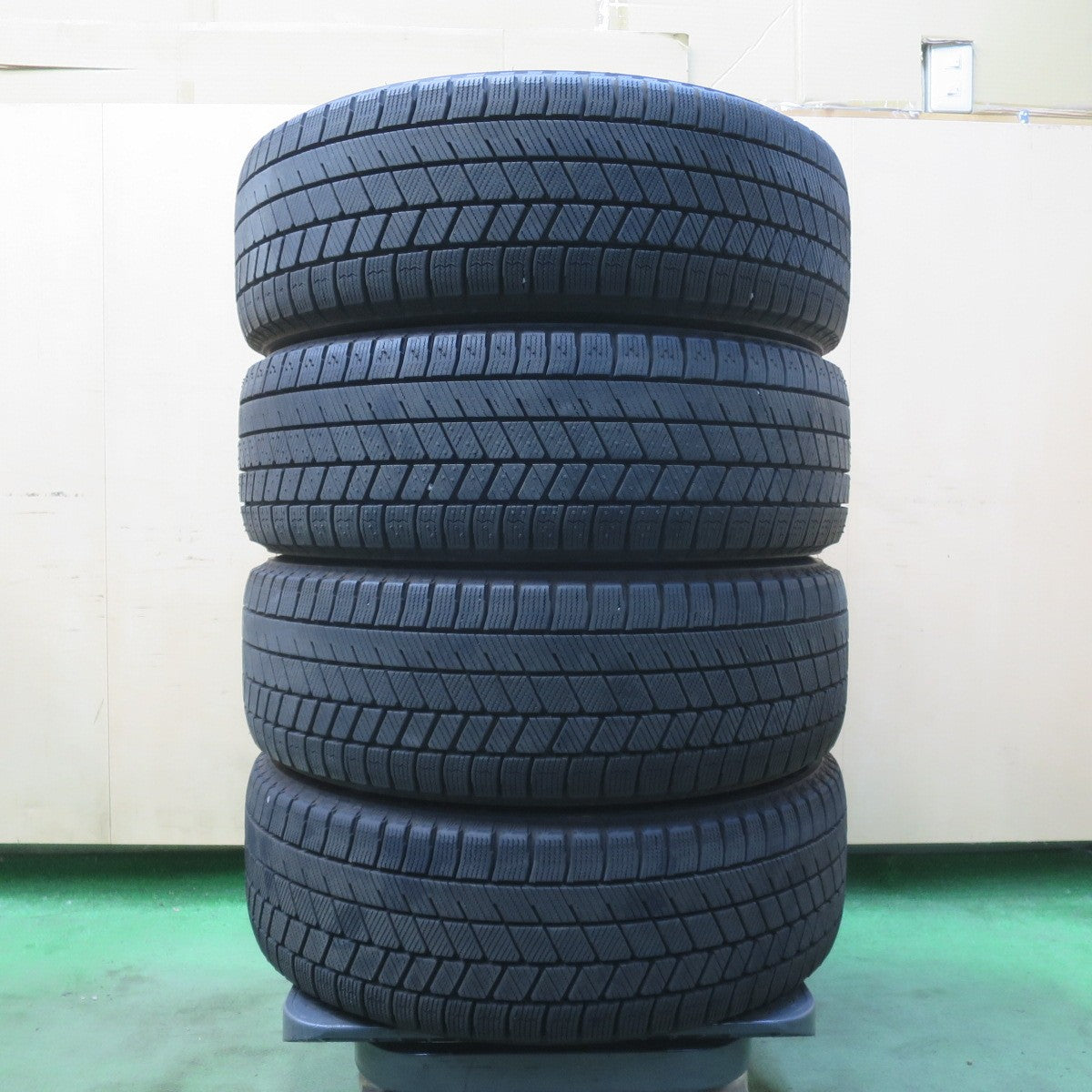 バリ溝！24年！キレイ！ほぼ10分★スタッドレス 185/55R16 ブリヂストン ブリザック VRX3 BALMINUM BR10 バルミナ 16インチ PCD100/4H★6031605イス