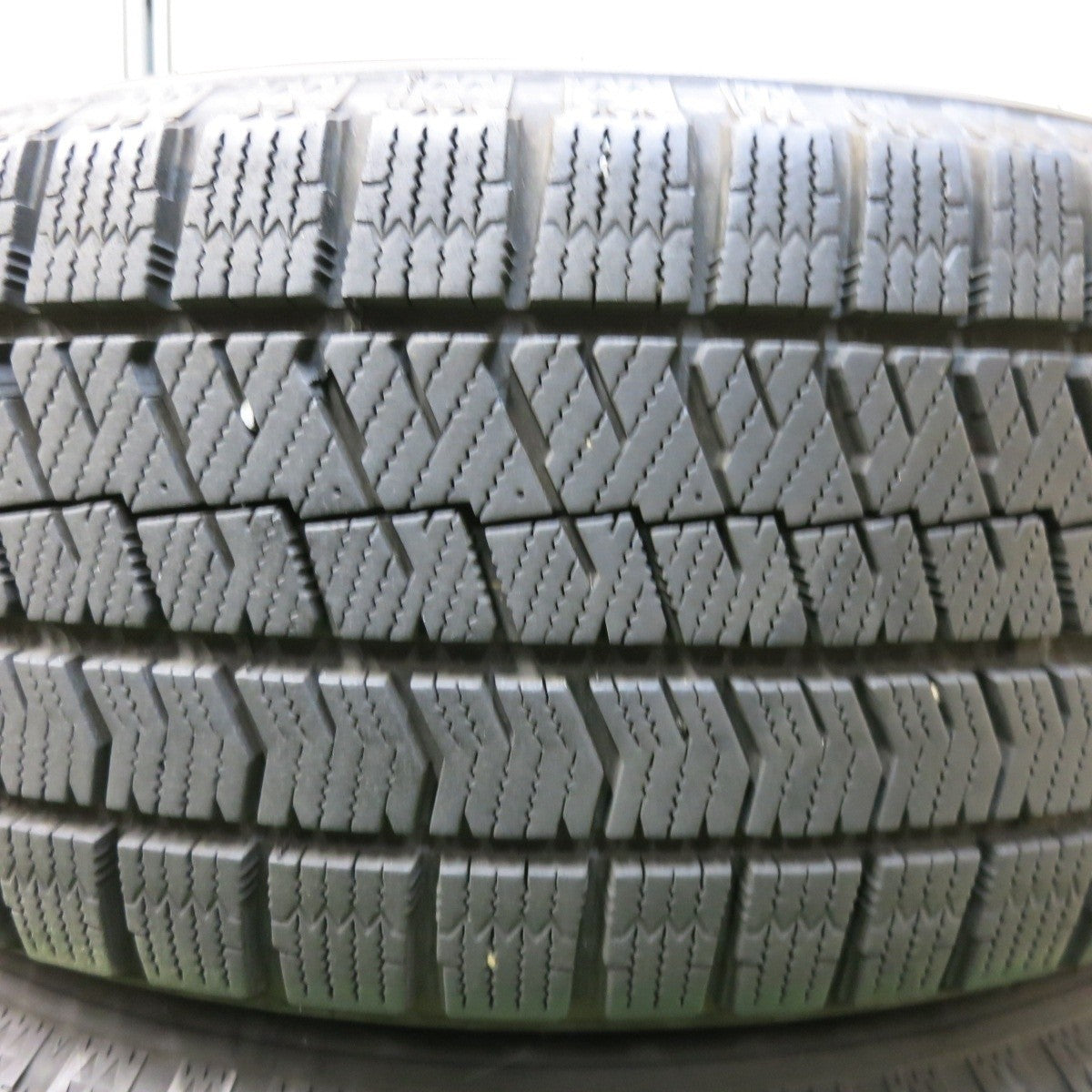 バリ溝！21年！キレイ！9.5分★スタッドレス 225/60R17 ブリヂストン ブリザック VRX2 SEIN RACING S 共豊 ザイン 17インチ PCD114.3/5H★4112711SYス