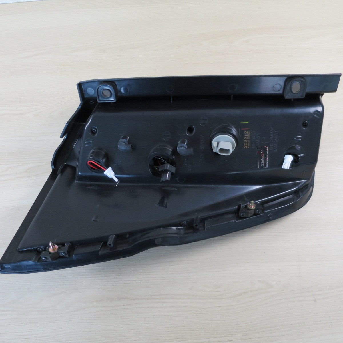 キレイ♪ホンダ RK1 ステップワゴン VALENTI テールライト 60-1365B  右 側 のみ ヴァレンティ テールランプ テールレンズ カー パーツ♪