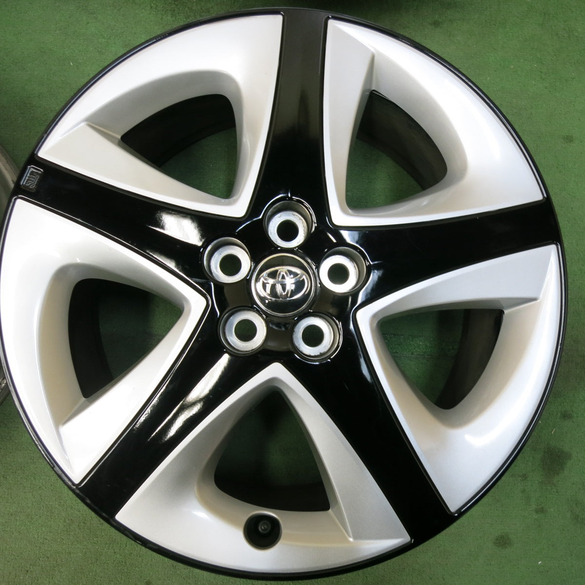 [送料無料] キレイ★トヨタ 50系 プリウス ツーリング 純正 ENKEI ホイール 17インチ 17×7J エンケイ PCD100/5H★5030709SYホ