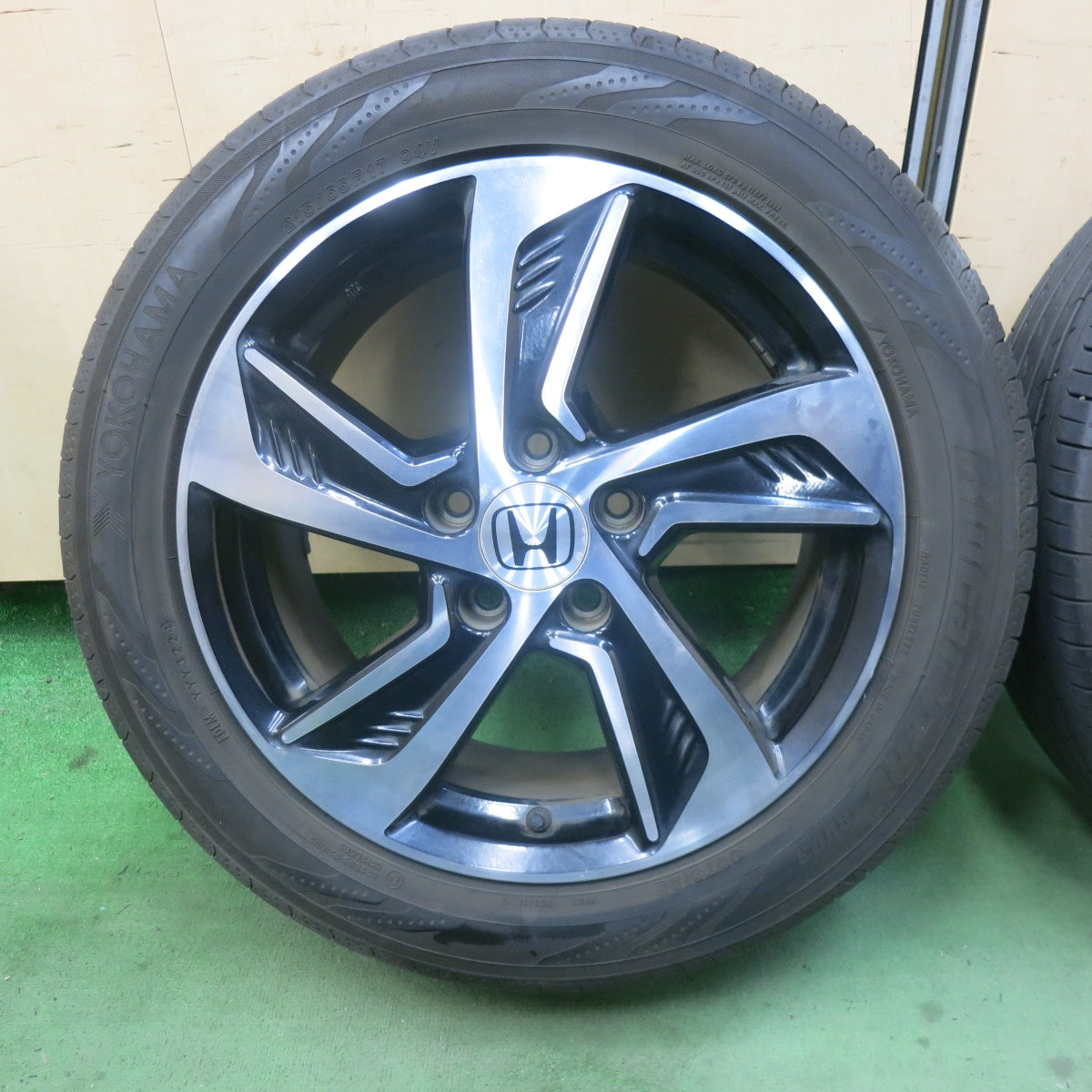 バリ溝！24年！9.5分★ホンダ RC オデッセイ 純正 215/55R17 ヨコハマ BluEarth-RV RV03 17インチ ブルーアース PCD114.3/5H★6022402SKノ