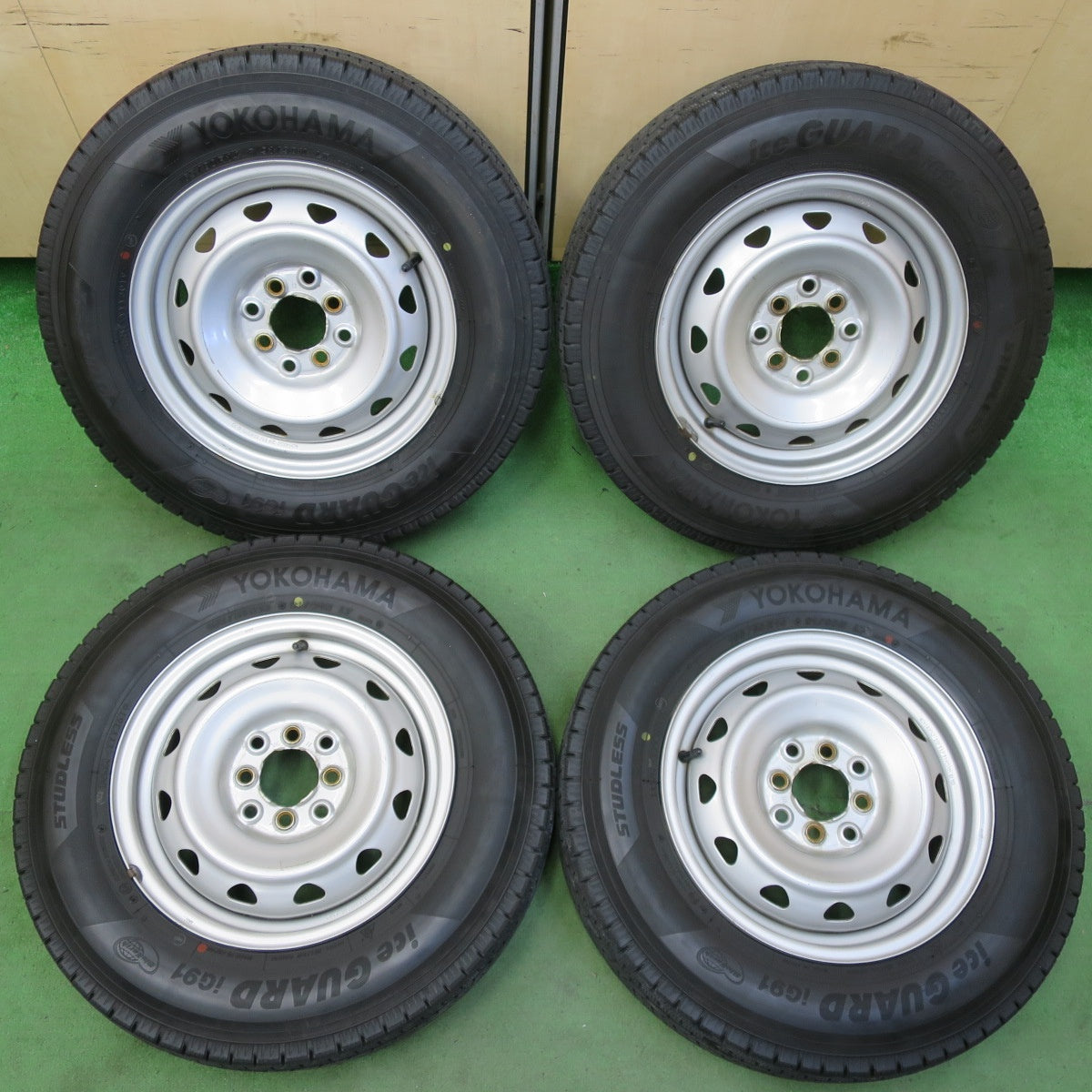 バリ溝！キレイ！9.5分★スタッドレス 165/80R14 91/90N ヨコハマ アイスガード iG91 スチール ホイール 14インチ PCD100 114.3/4H マルチ★5051310イス