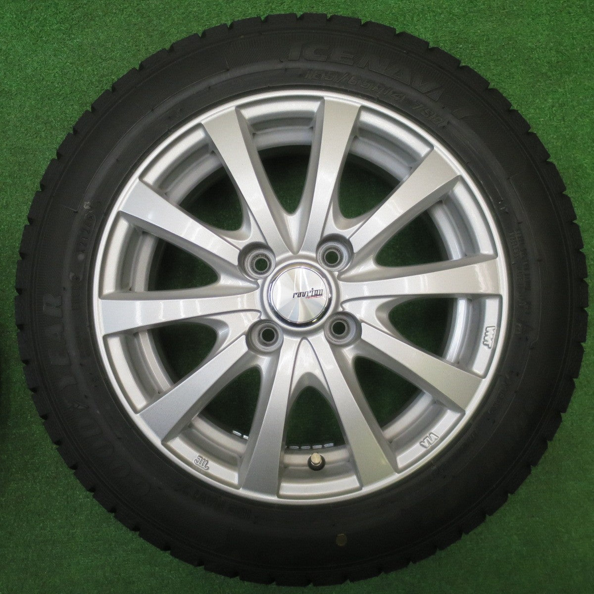 バリ溝！24年！キレイ！ほぼ10分★スタッドレス 165/65R14 グッドイヤー アイスナビ7 ravrion RS01 ラブリオン 14インチ ソリオ ハスラー 等 PCD100/4H★5110705NJス