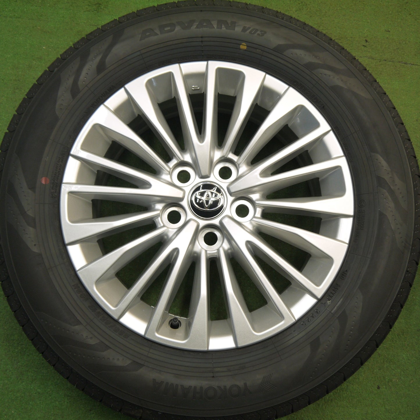新車外し！25年★トヨタ 40系 アルファード ヴェルファイア Xグレード 純正 225/65R17 ヨコハマ アドバン V03 17インチ PCD120/5H★6020406Hノ