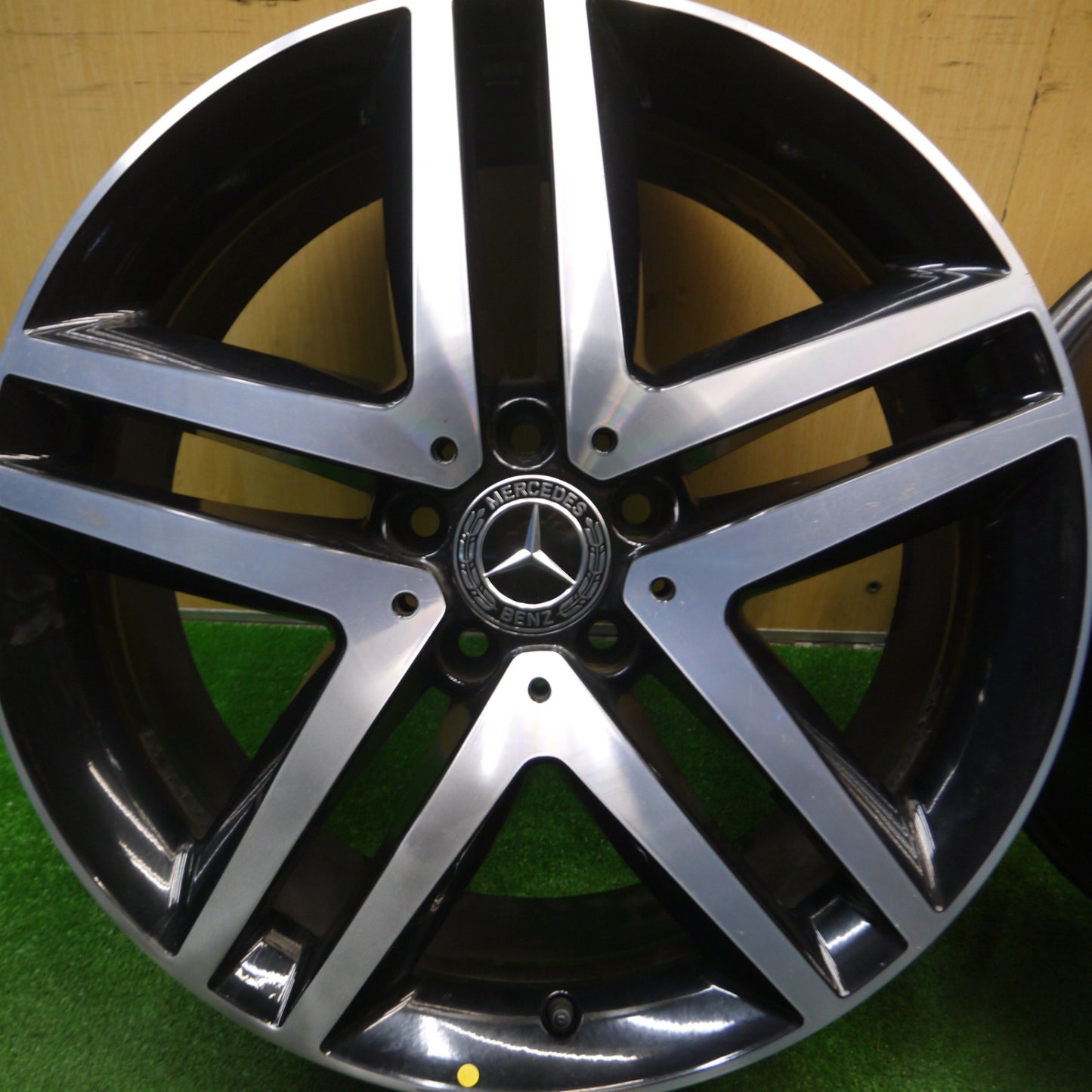 [送料無料] キレイ★ベンツ Vクラス W447 純正 ホイール 19インチ 19×8J PCD112/5H★5012902Hホ