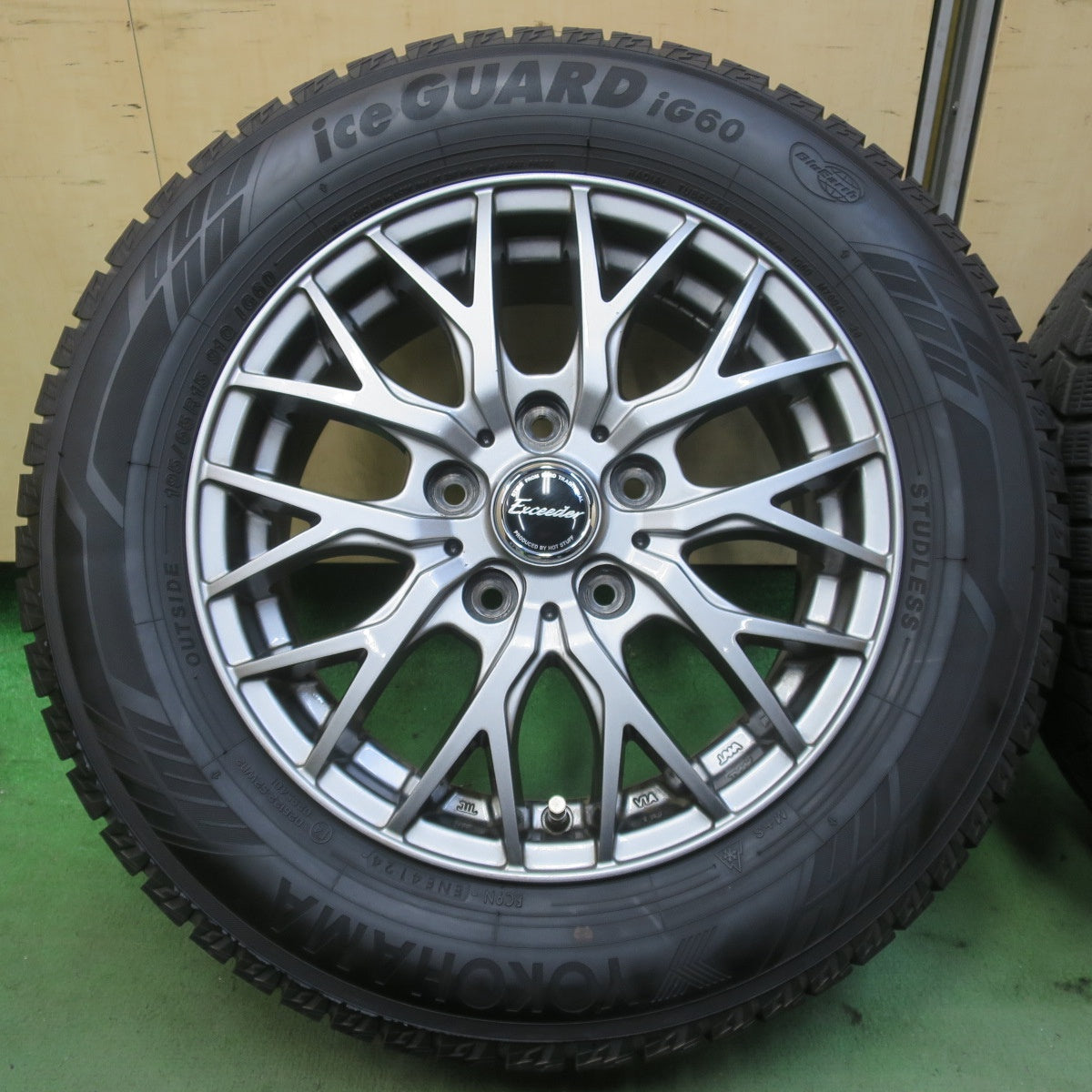 バリ溝！24年！キレイ！9.5分◎スタッドレス 195/65R15 ヨコハマ アイスガード iG60 Exceeder エクシーダー 15インチ PCD114.3/5H◎6072701イス