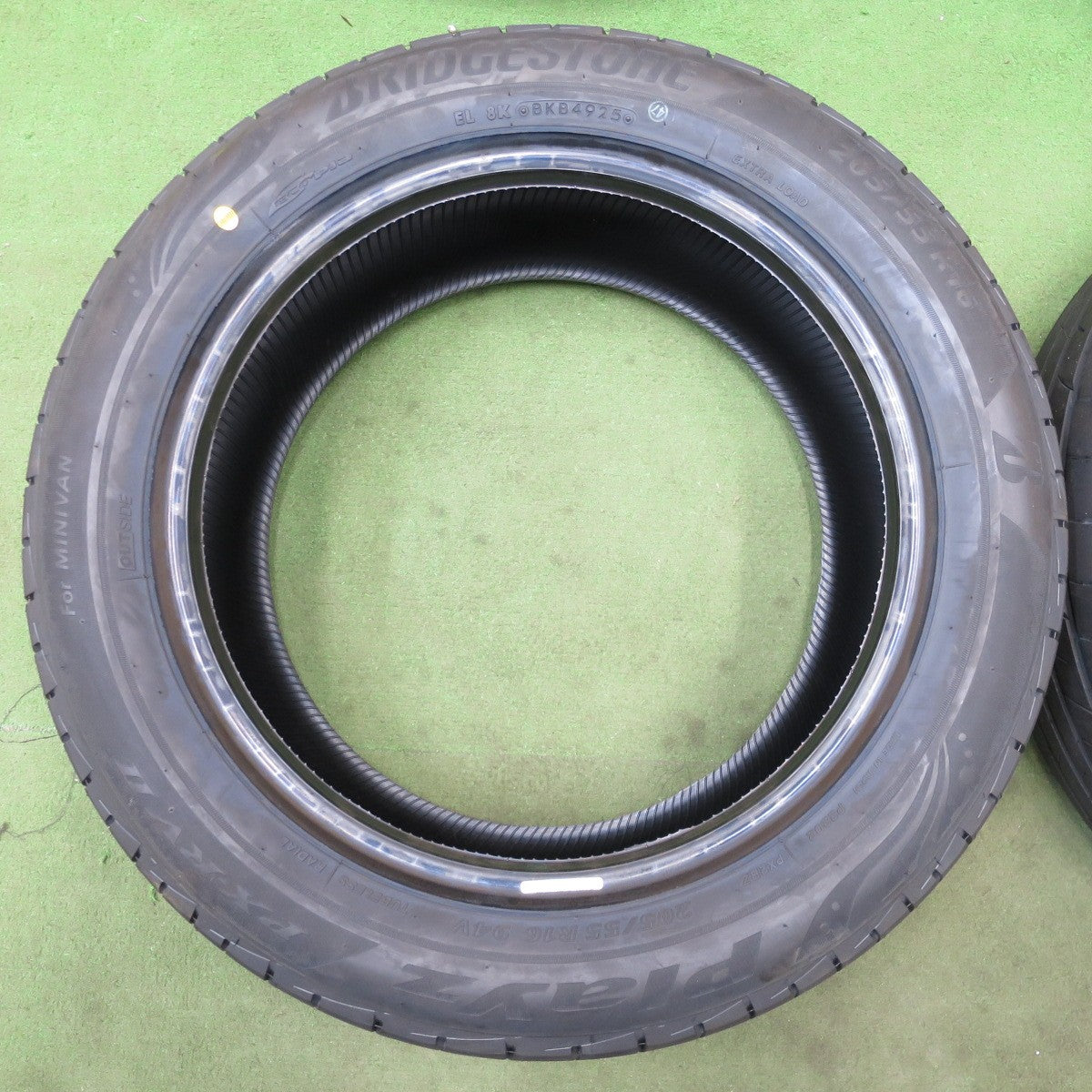 未使用！25年★205/55R16 ブリヂストン プレイズ PX-RV2 タイヤ 16インチ カローラ ツーリング ノア リーフ レガシィ ヴォクシー 等★6032302NGノタ