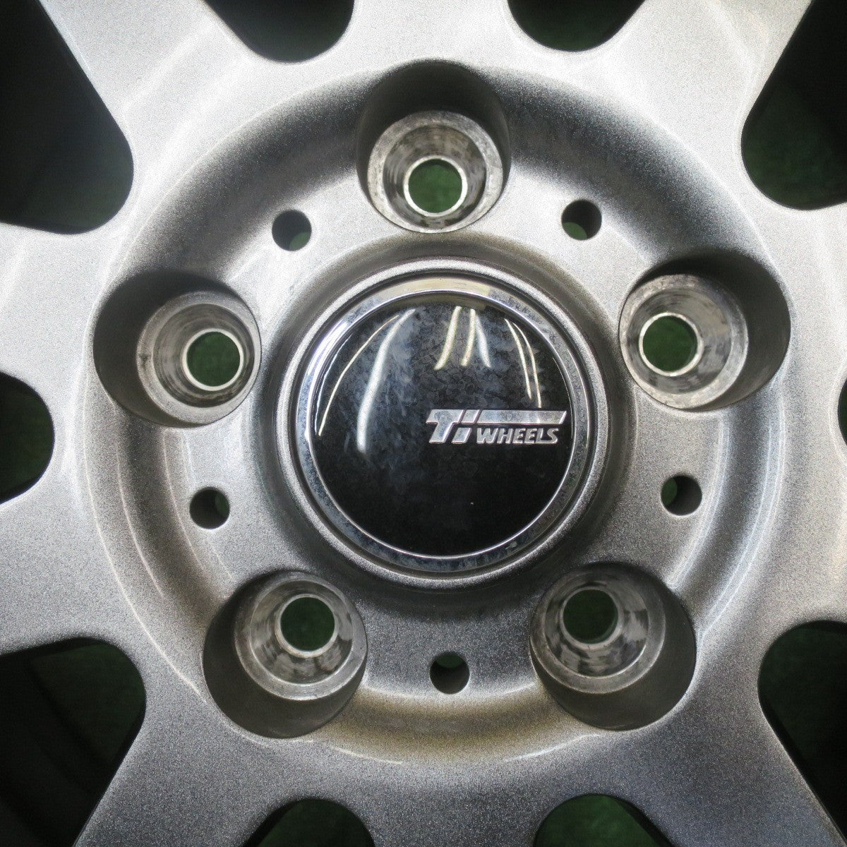 バリ溝！22年！キレイ！9.5分★スタッドレス 195/65R15 トーヨー オブザーブ ガリット GIZ Ti WHEELS 15インチ PCD114.3/5H★5111902NJス