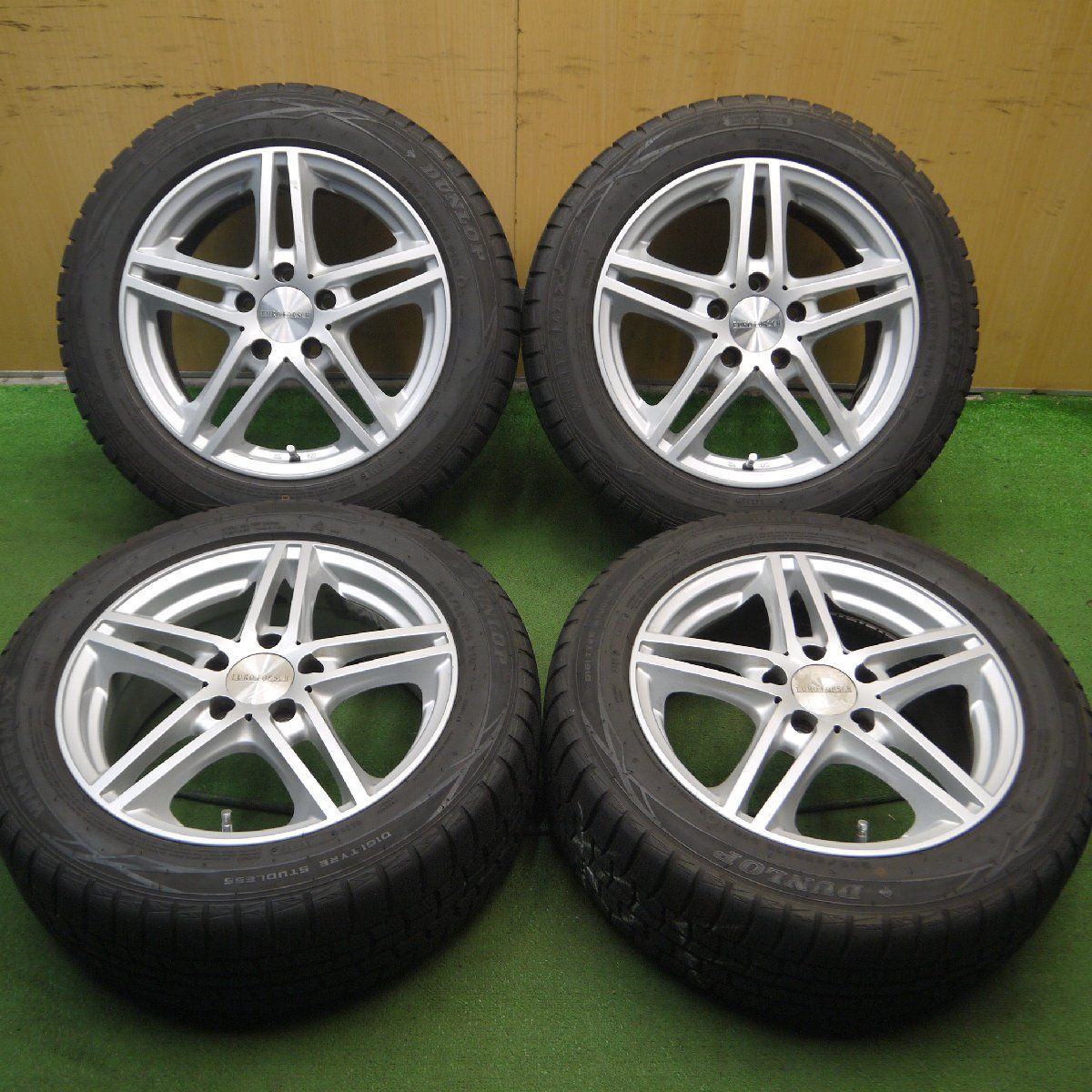 キレイ！★ワーゲン 等 205/55R16 スタッドレス ダンロップ ウインターマックス WM01 DSST EURO FORSCH★3091205Hス