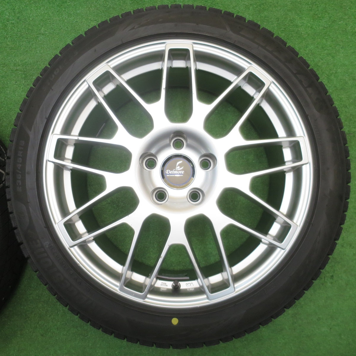 センサー付！バリ溝！23年！キレイ！9.5分★レクサス 等 235/45R18 スタッドレス ブリヂストン ブリザック VRX3 Delmore デルモア 18インチ PCD114.3/5H★5111314NJス