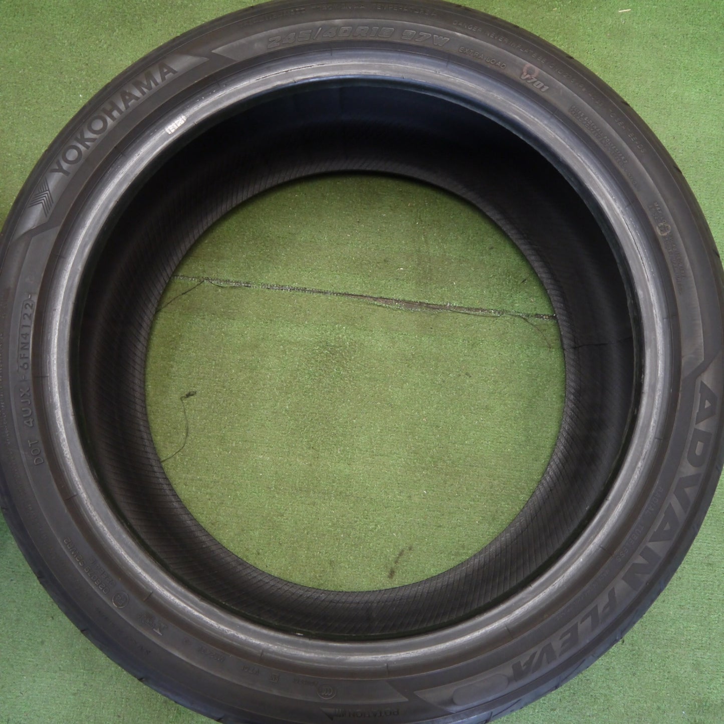 バリ溝！22年！9.5分★245/40R18 ヨコハマ アドバン FLEVA タイヤ 18インチ インプレッサ クラウン RX8 等★6060806Hノタ