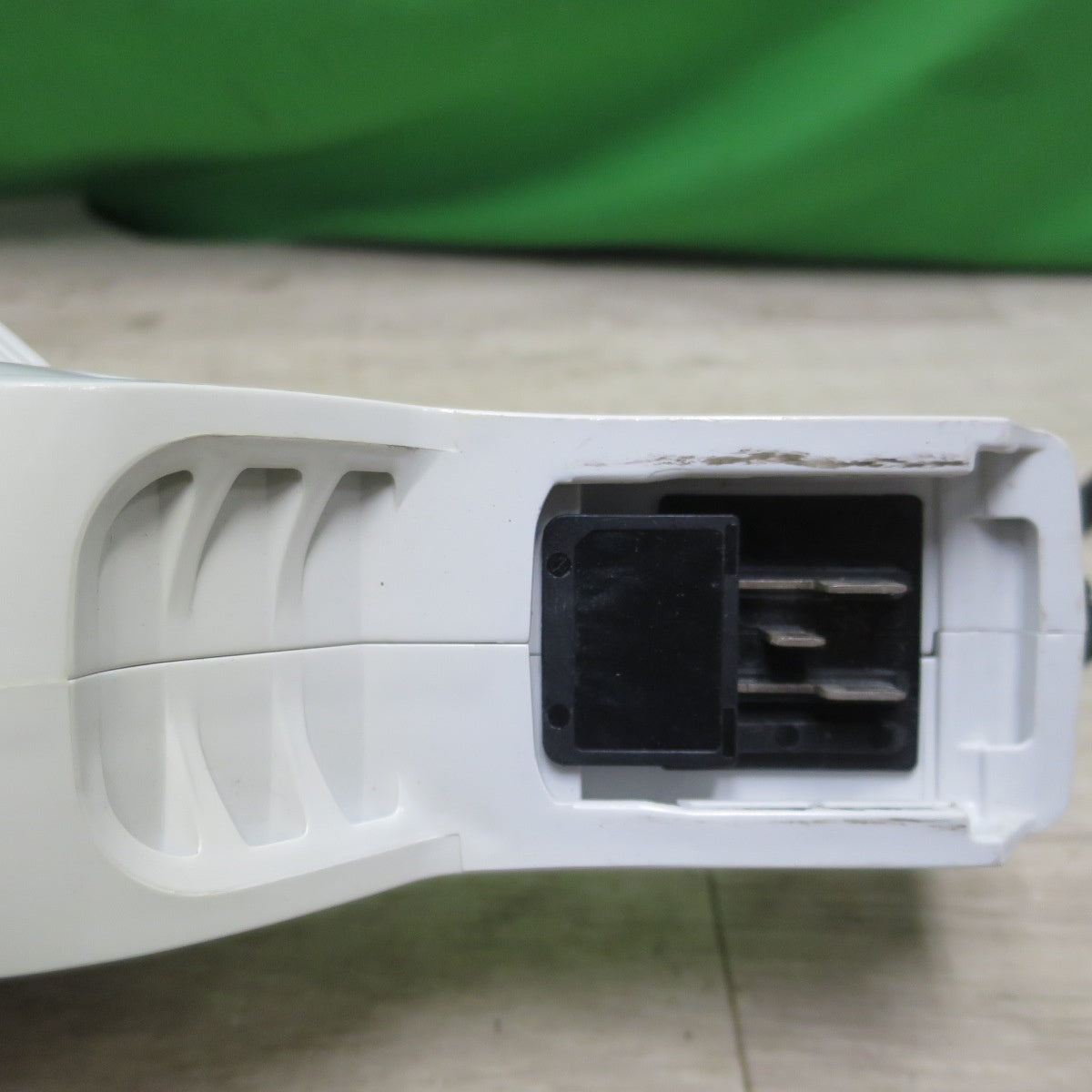 [送料無料] キレイ!付属品付き☆マキタ 充電式 コードレス ハンディ クリーナー 掃除機 CL107FD サイクロン アタッチメント 充電器 バッテリー 紙パック 付き 電動 工具☆