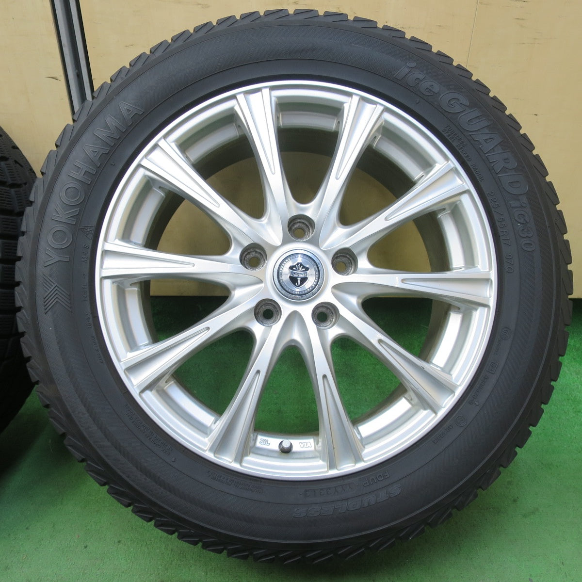 4本価格★スタッドレス 225/55R17 ヨコハマ アイスガード iG30 JOKER ジョーカー 17インチ PCD114.3/5H★5051013イス
