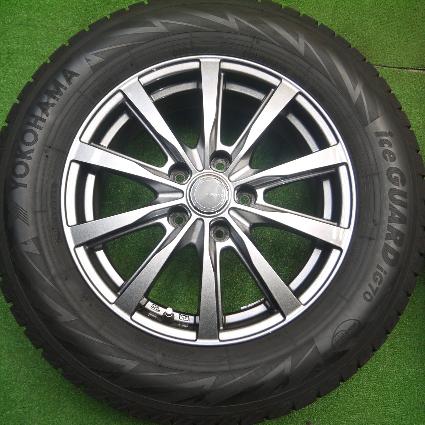 [送料無料] バリ溝！21年！キレイ！9分★スタッドレス 215/65R16 ヨコハマ アイスガード iG70 GRASS グラス 16インチ PCD114.3/5H★4110805Hス