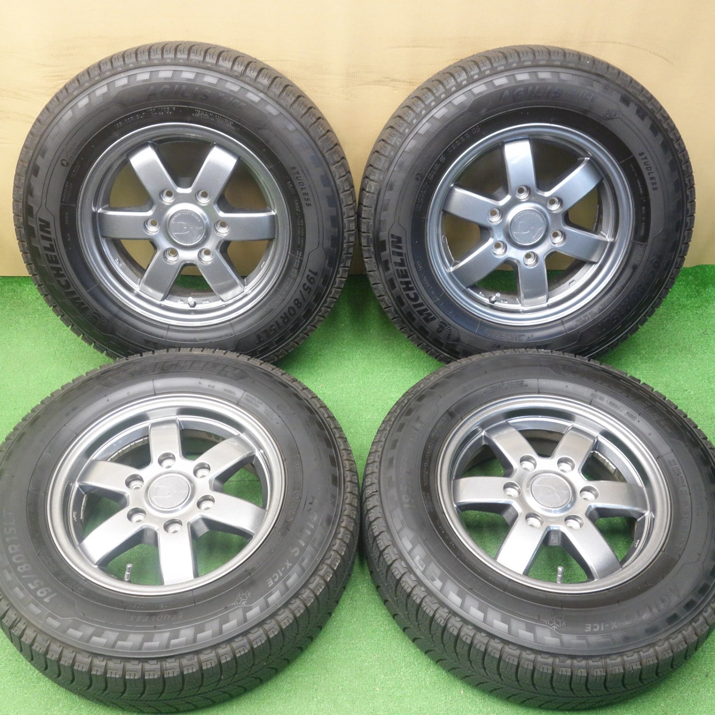 バリ溝！22年！キレイ！9.5分★スタッドレス 195/80R15 107/105R ミシュラン AGILIS X-ICE DIAVOLETTO VALERIO DV ディアヴォレット ヴァレリ 15インチ PCD139.7/6H★6041201KTス