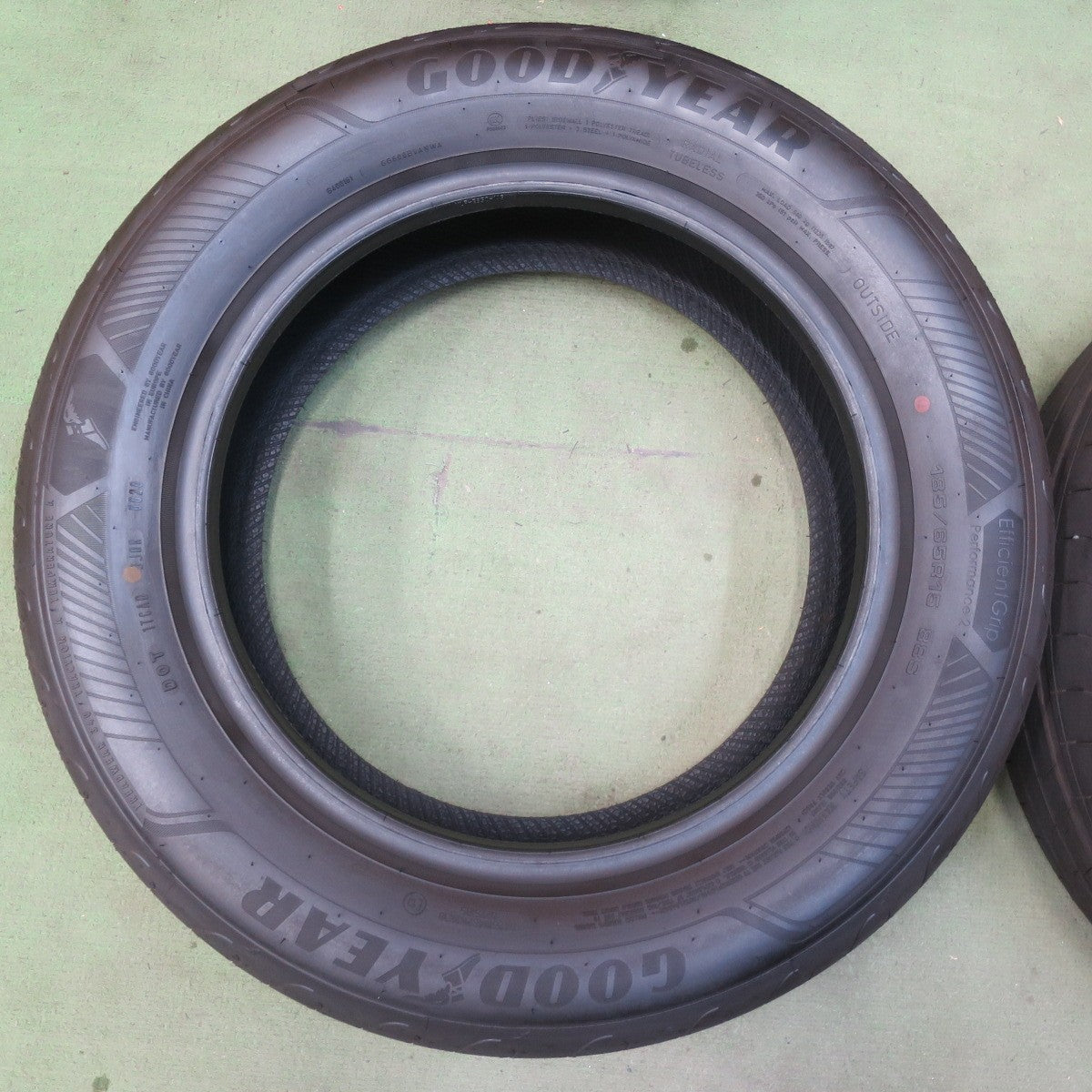 新車外し！26年◎185/65R15 グッドイヤー EfficientGrip Performance2 タイヤ 15インチ アクア フリード プリウス 等◎6081003イノタ