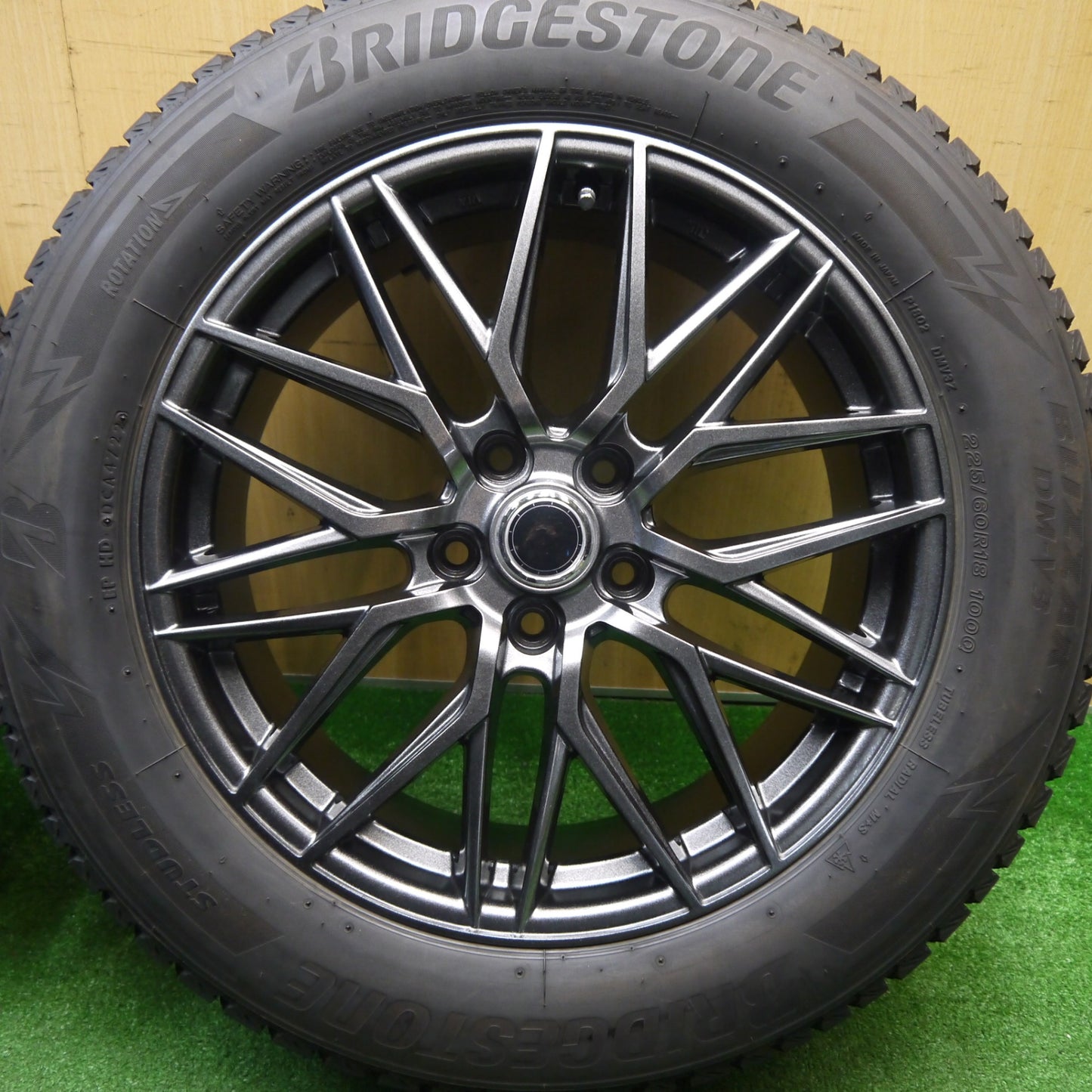 バリ溝！22年！キレイ！9分★スタッドレス 225/60R18 ブリヂストン ブリザック DM-V3 Ace MS-02 18インチ PCD114.3/5H★5120107Hス