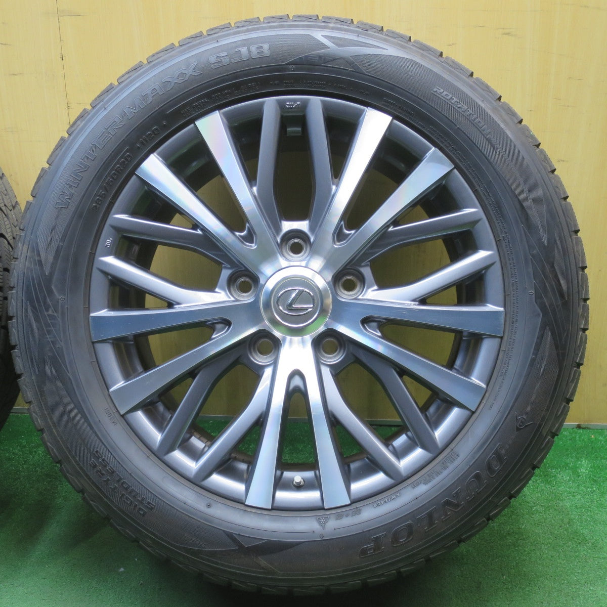 センサー付！バリ溝！キレイ！9.5分★レクサス LX 570 純正 285/50R20 スタッドレス ダンロップ ウインターマックス SJ8 20インチ PCD150/5H★6030401NJス