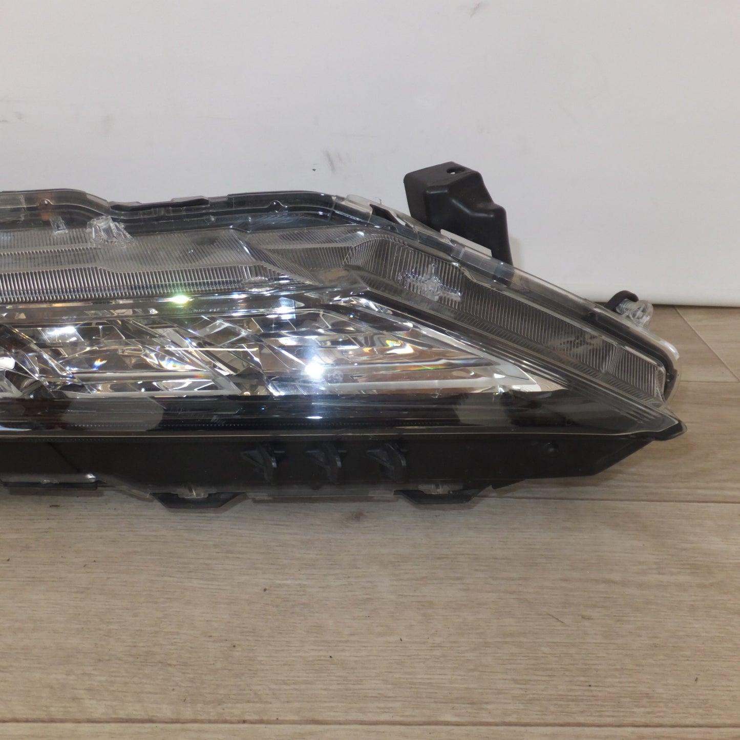 [送料無料] 現状品★三菱 MITSUBISHI 純正 デリカ D:5 CV1W ポジションランプ クリアランスランプ KOITO 212-67120 右 ステー割れ★
