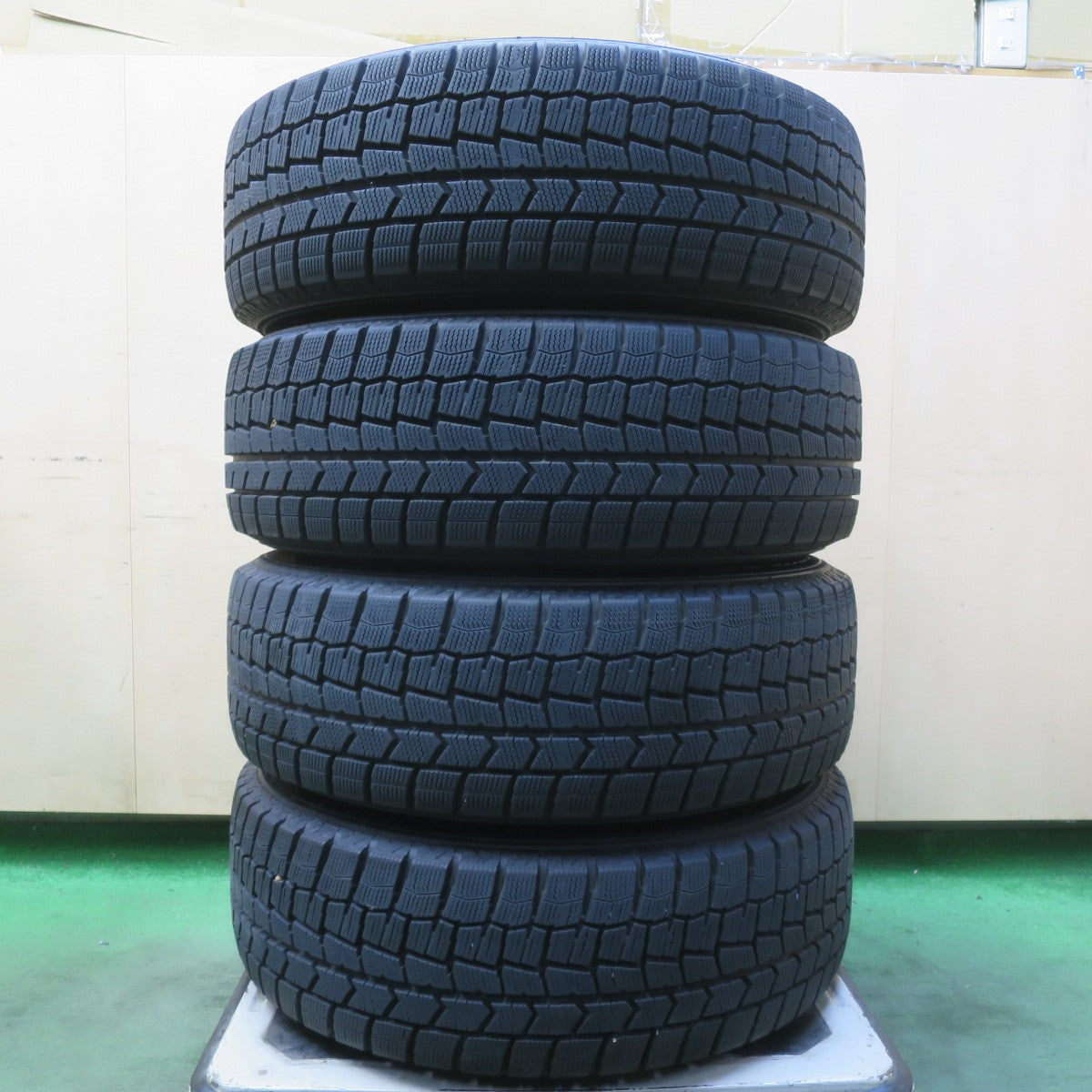バリ溝！22年！9.5分◎プリウス 等 195/65R15 スタッドレス ダンロップ ウインターマックス WM02 TEAD テッド 15インチ PCD100/5H◎6081217イス