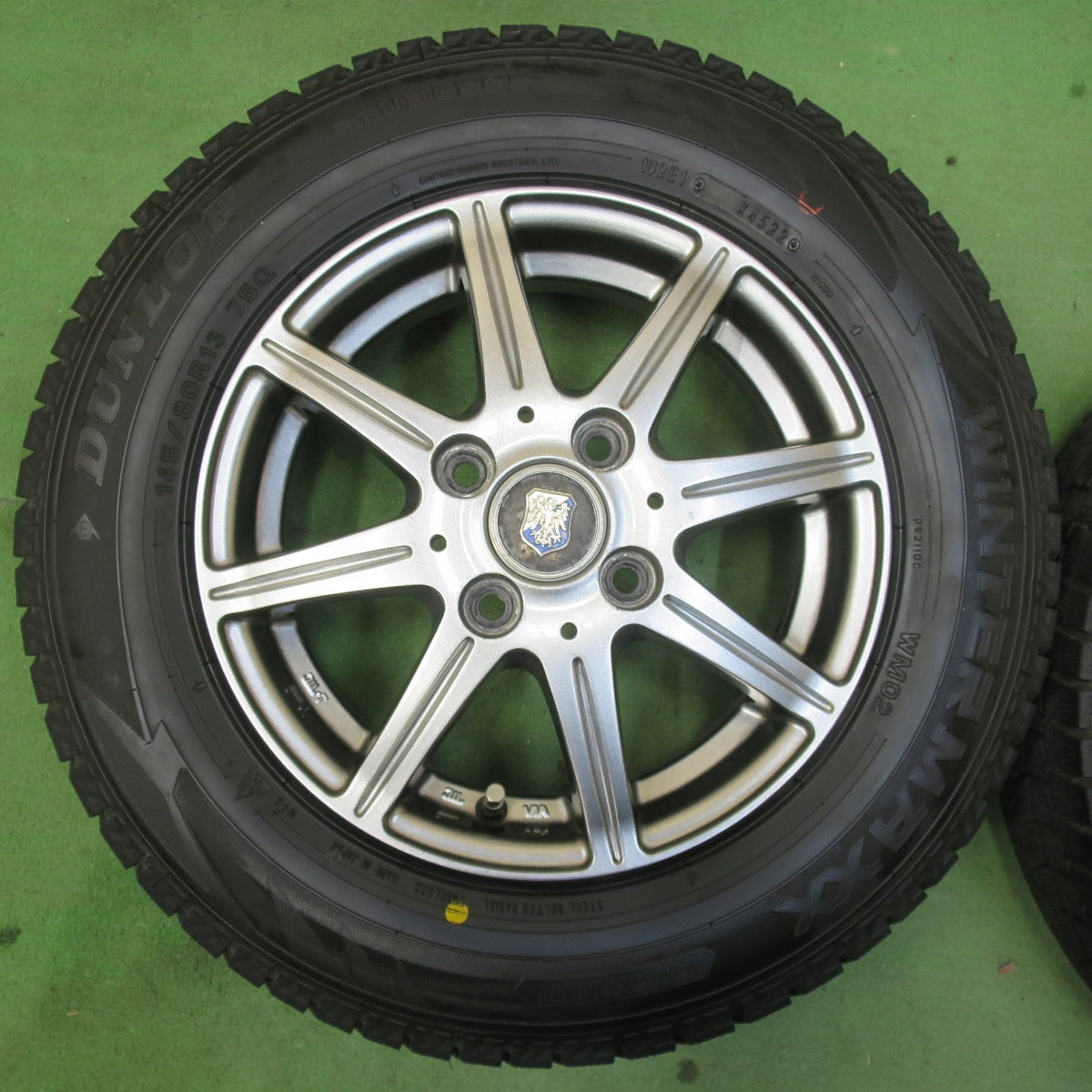 バリ溝！22年！8.5分★スタッドレス 145/80R13 ダンロップ ウインターマックス WM02 社外 アルミ 13インチ PCD100/4H★5053108イス