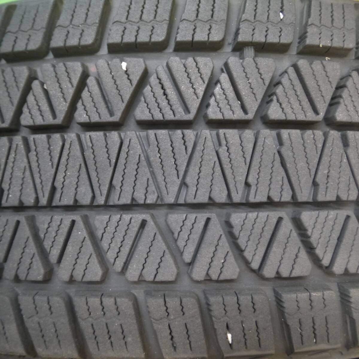バリ溝！22年！キレイ！9.5分★スタッドレス 225/65R17 ブリヂストン ブリザック DM-V3 PREO プレオ 17インチ PCD114.3/5H★4121004Hス