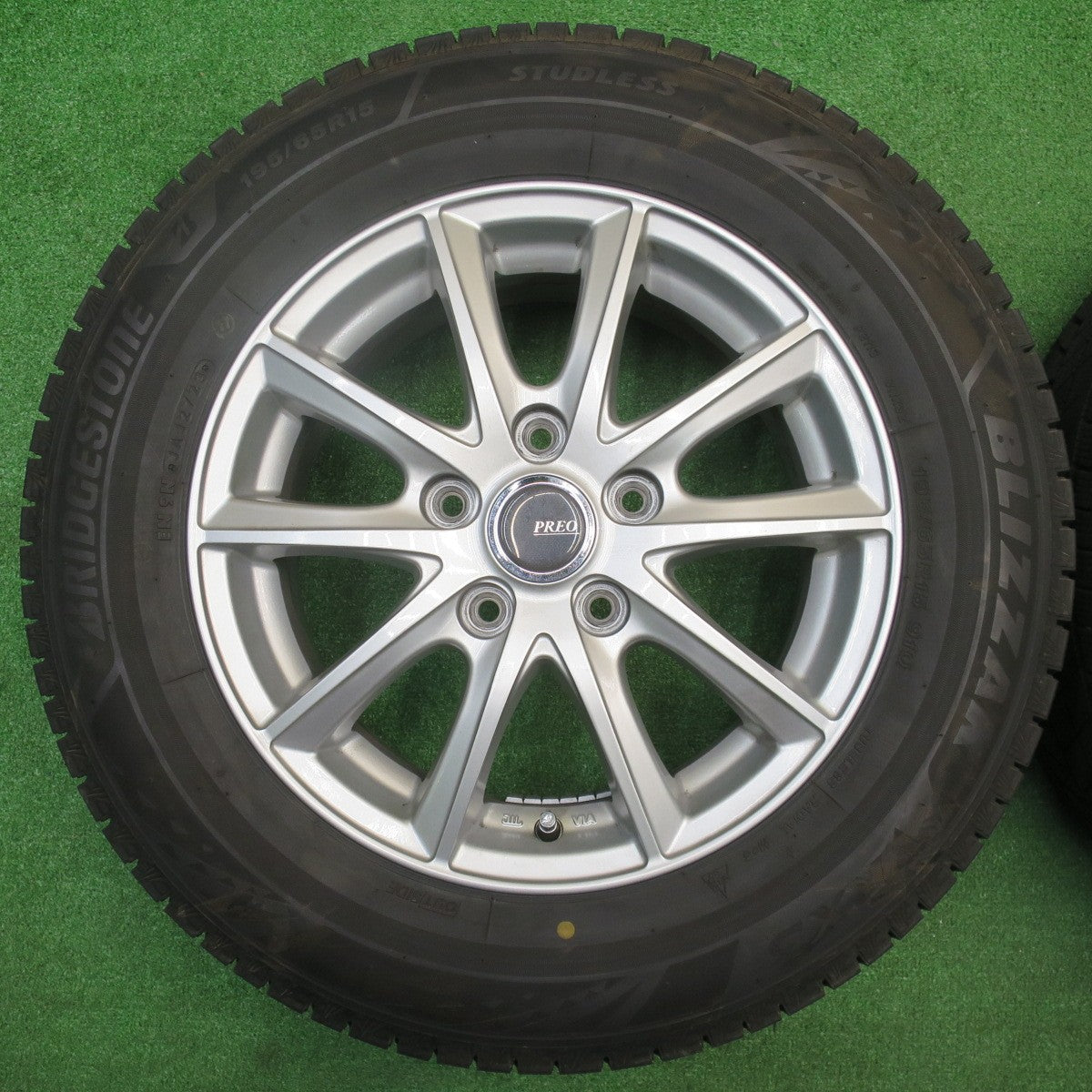 バリ溝！23年！キレイ！9.5分★スタッドレス 195/65R15 ブリヂストン ブリザック VRX3 PREO プレオ 15インチ PCD114.3/5H★5111107NJス