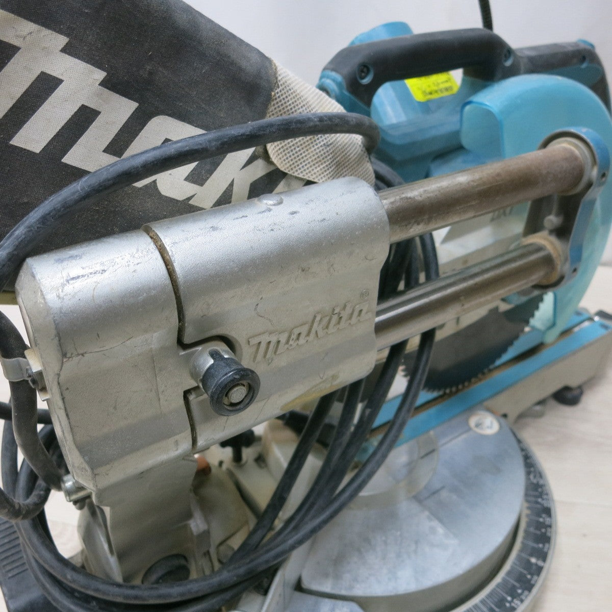 [送料無料] ◆マキタ 190mm スライド マルノコ 100V LS0717FL 丸のこ 丸ノコ 丸鋸 切断機 卓上 電動 工具◆