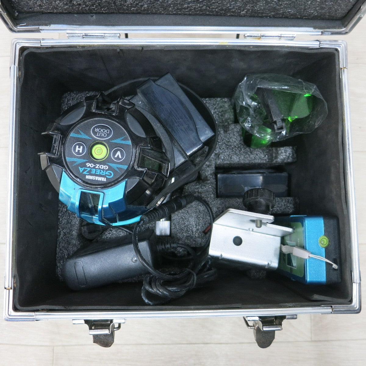 [送料無料] ◆ヤマシン GREEZA DOT ドット グリーン レーザー 墨出し器 GDZ-06 BBR-GDZ 受光器 ケース ACアダプター バッテリー 他 山真◆