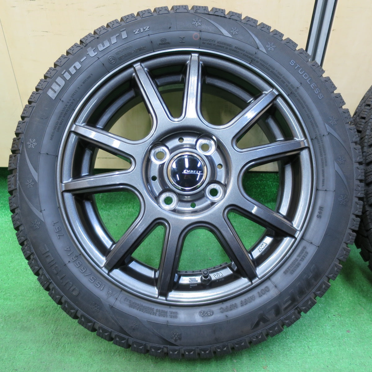*送料無料* 超バリ溝！22年！キレイ！ほぼ10分★スタッドレス 155/65R14 ハイフライ Win-turi 212 EMBELY 14インチ PCD100/4H★4060510イス