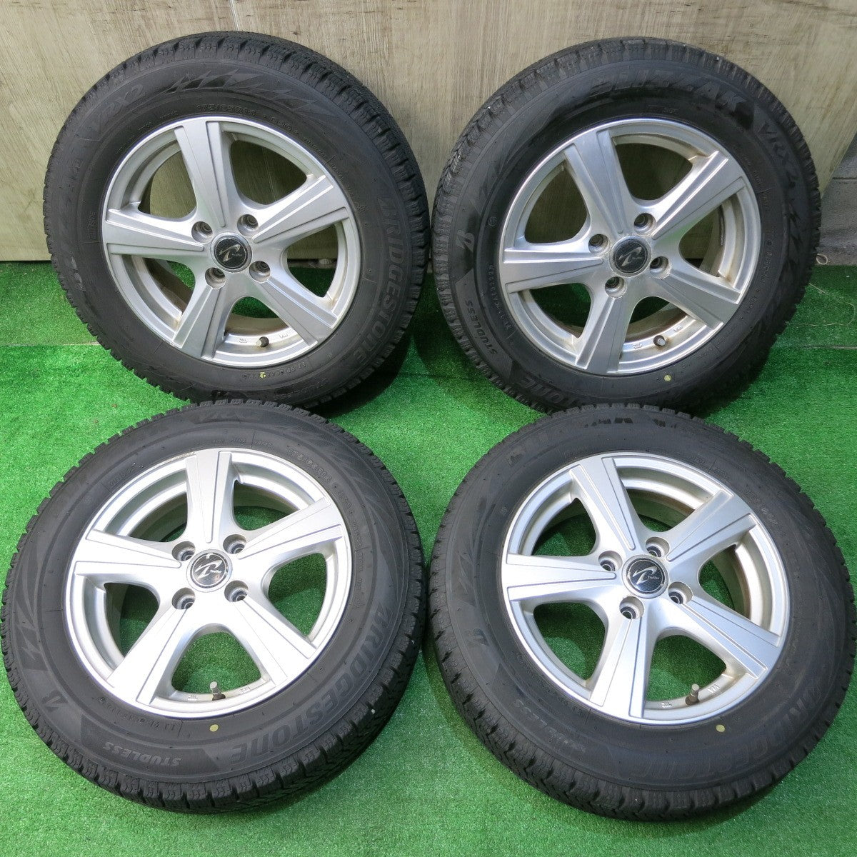 バリ溝！22年！9分★スタッドレス 175/65R14 ブリヂストン ブリザック VRX2 Treffer トレファー 14インチ PCD100/4H★5062705HAス