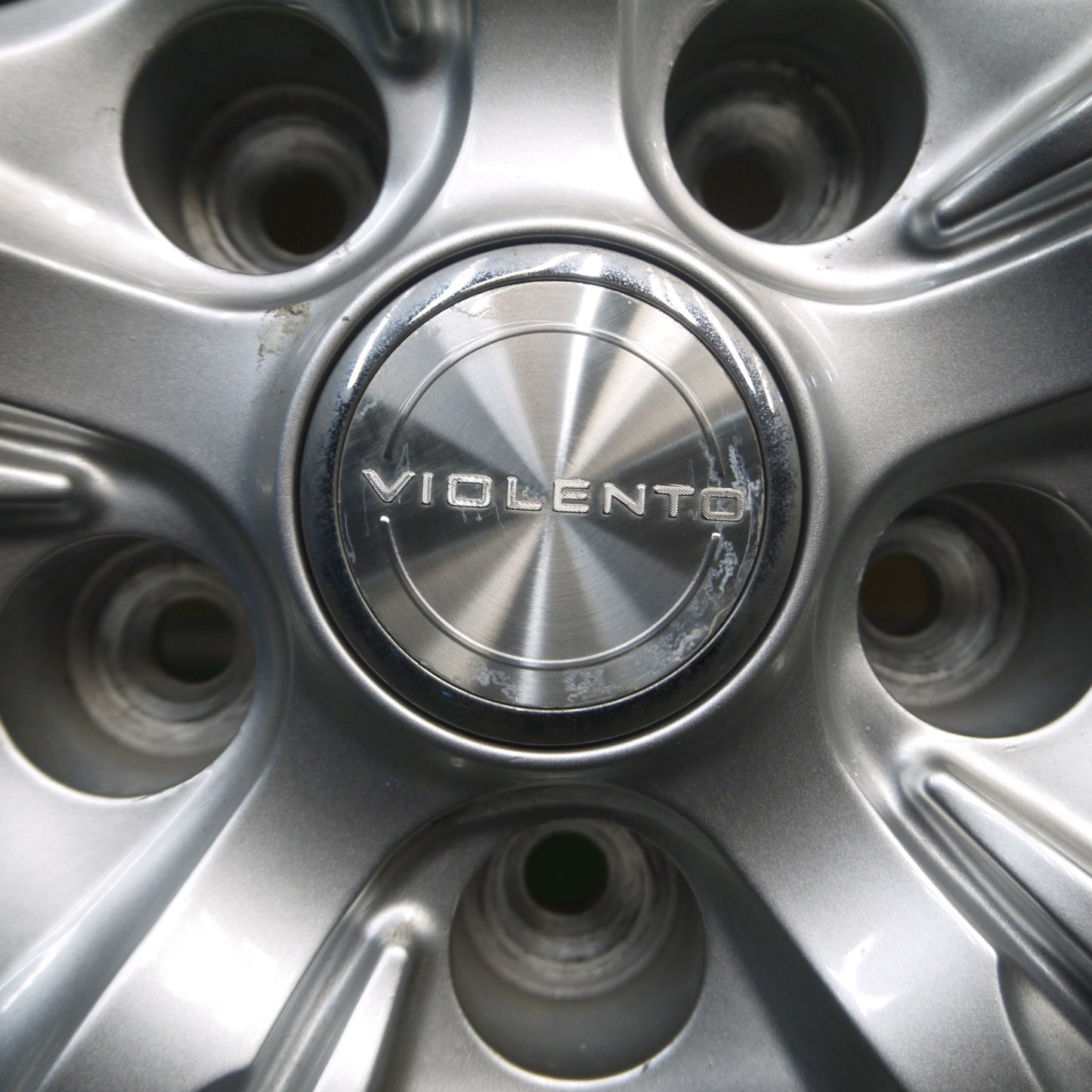 *送料無料* バリ溝！キレイ！9.5分★スタッドレス 225/65R17 ダンロップ ウインターマックス SJ8 VIOLENTO ヴィオレント 17インチ PCD114.3/5H★4031508Hス