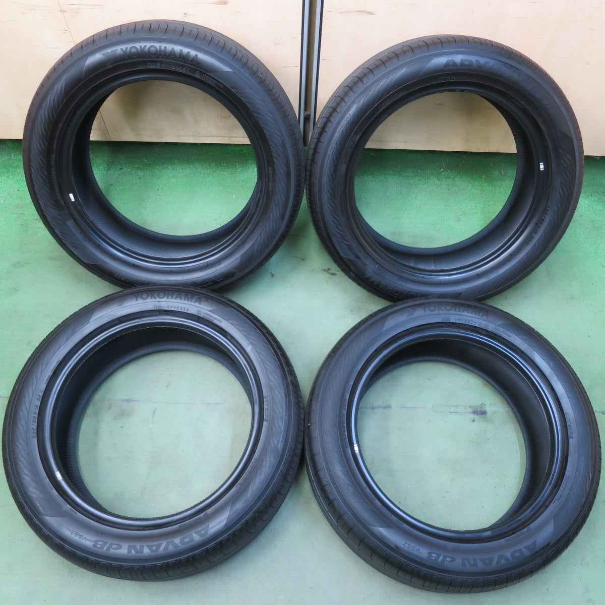 バリ溝！25年！9.5分★225/55R18 ヨコハマ アドバン dB V552 V552B タイヤ 18インチ ZR-V エルグランド デリカ D:5 等★6072808イノタ