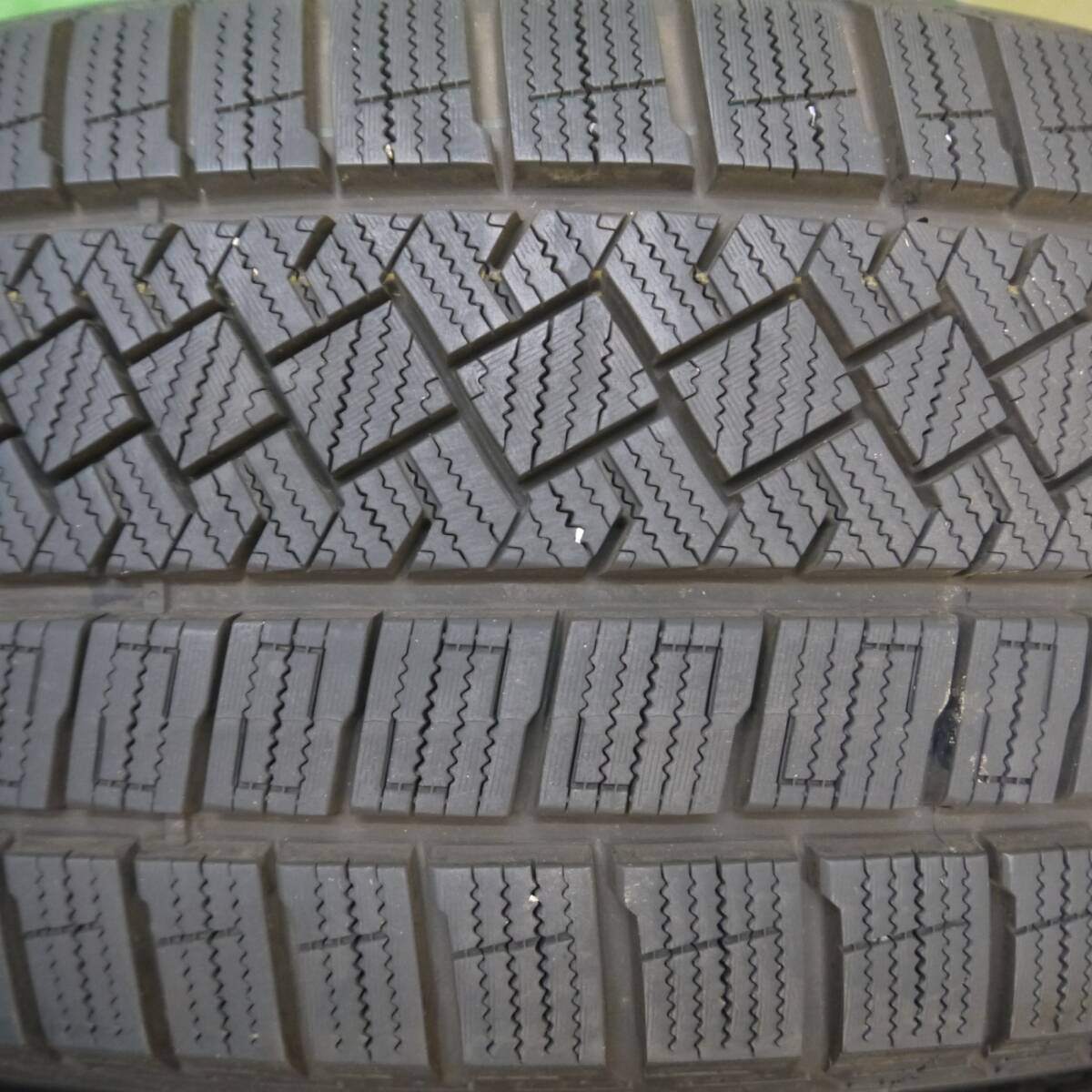 バリ溝！22年！キレイ！9.5分以上★WedsSport SA-35R AMF 225/60R18 スタッドレス ピレリ アイスゼロ アシンメトリコ ウェッズスポーツ PCD114.3/5H★4101105Hス