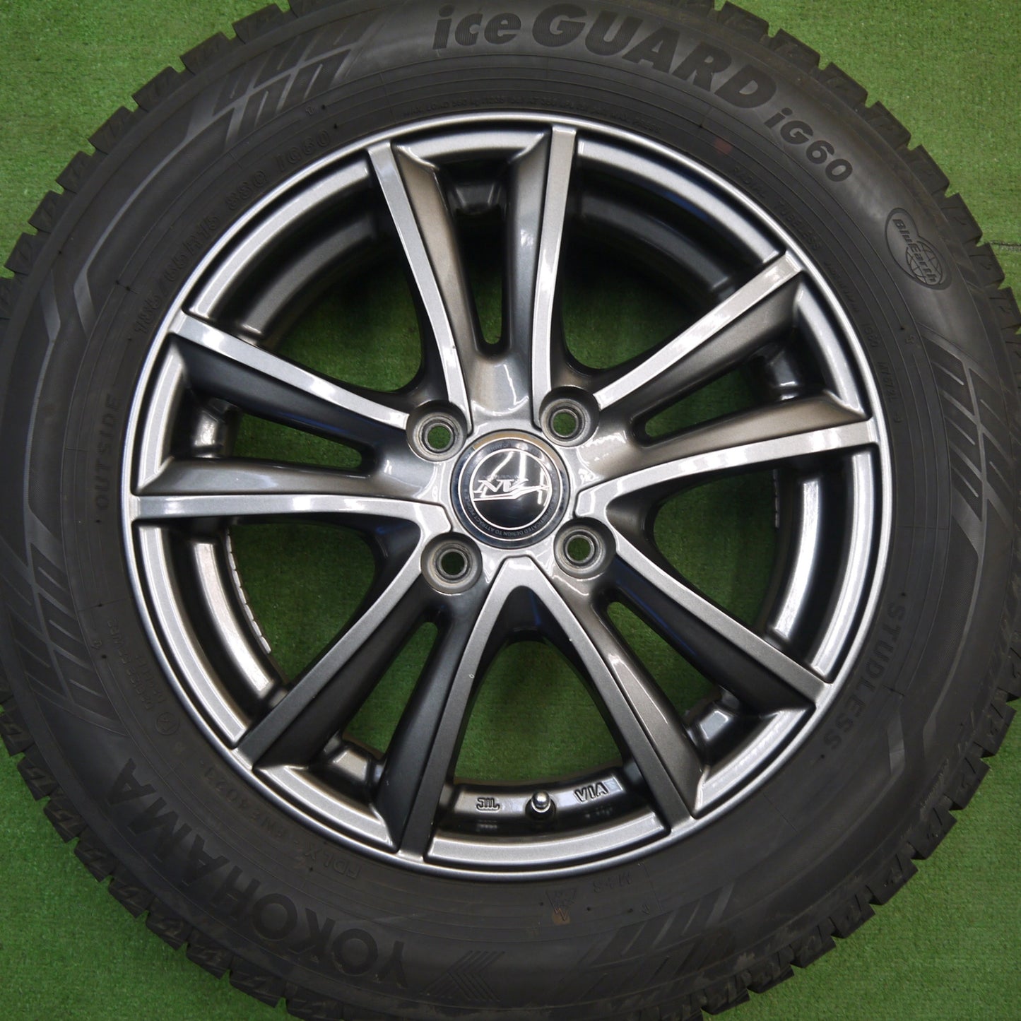 バリ溝！23年！キレイ！9.5分★スタッドレス 185/65R15 ヨコハマ アイスガード iG60 NIRVANA NV ニルバーナ ニルヴァーナ 15インチ PCD100/4H★6040103Hス