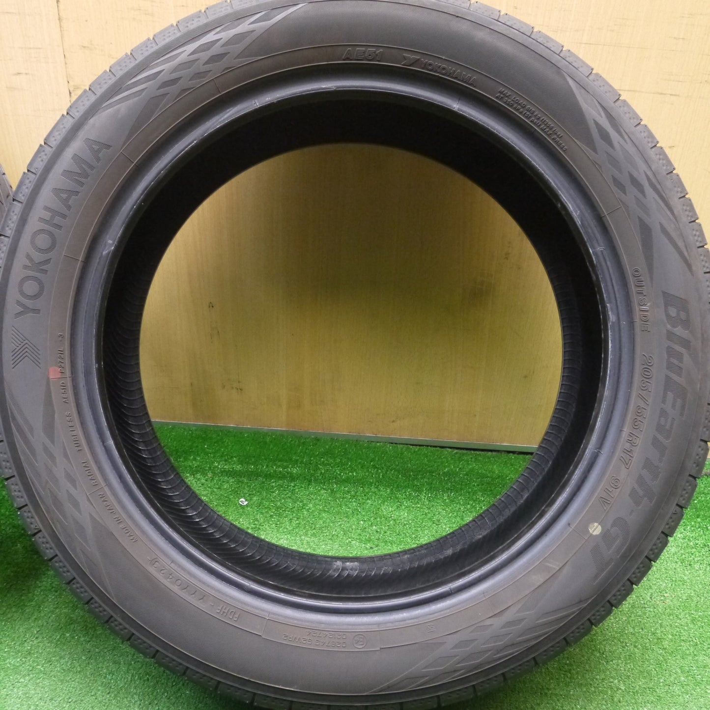 [送料無料] 4本価格！23年★205/55R17 ヨコハマ BluEarth-GT AE51 ブルーアース タイヤ 17インチ ノア ヴォクシー 等★4121303Hノタ