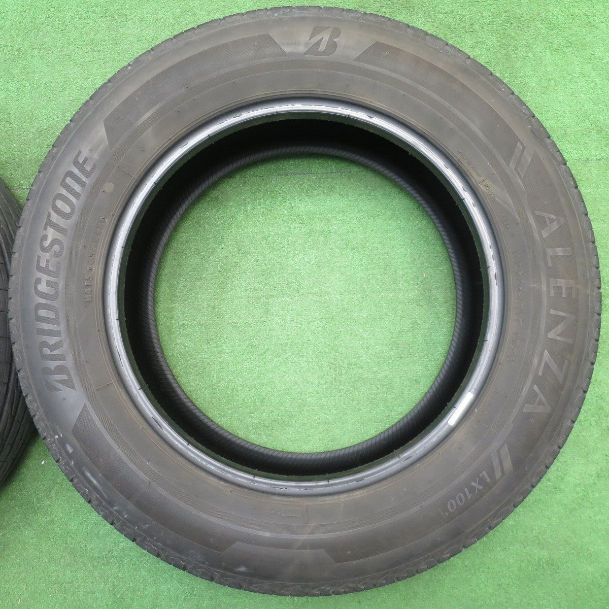 バリ溝！9.5分★225/65R17 ブリヂストン アレンザ LX100 タイヤ 17インチ RAV4 ハリアー CX-5 CX-8 等★5121811NJスタ