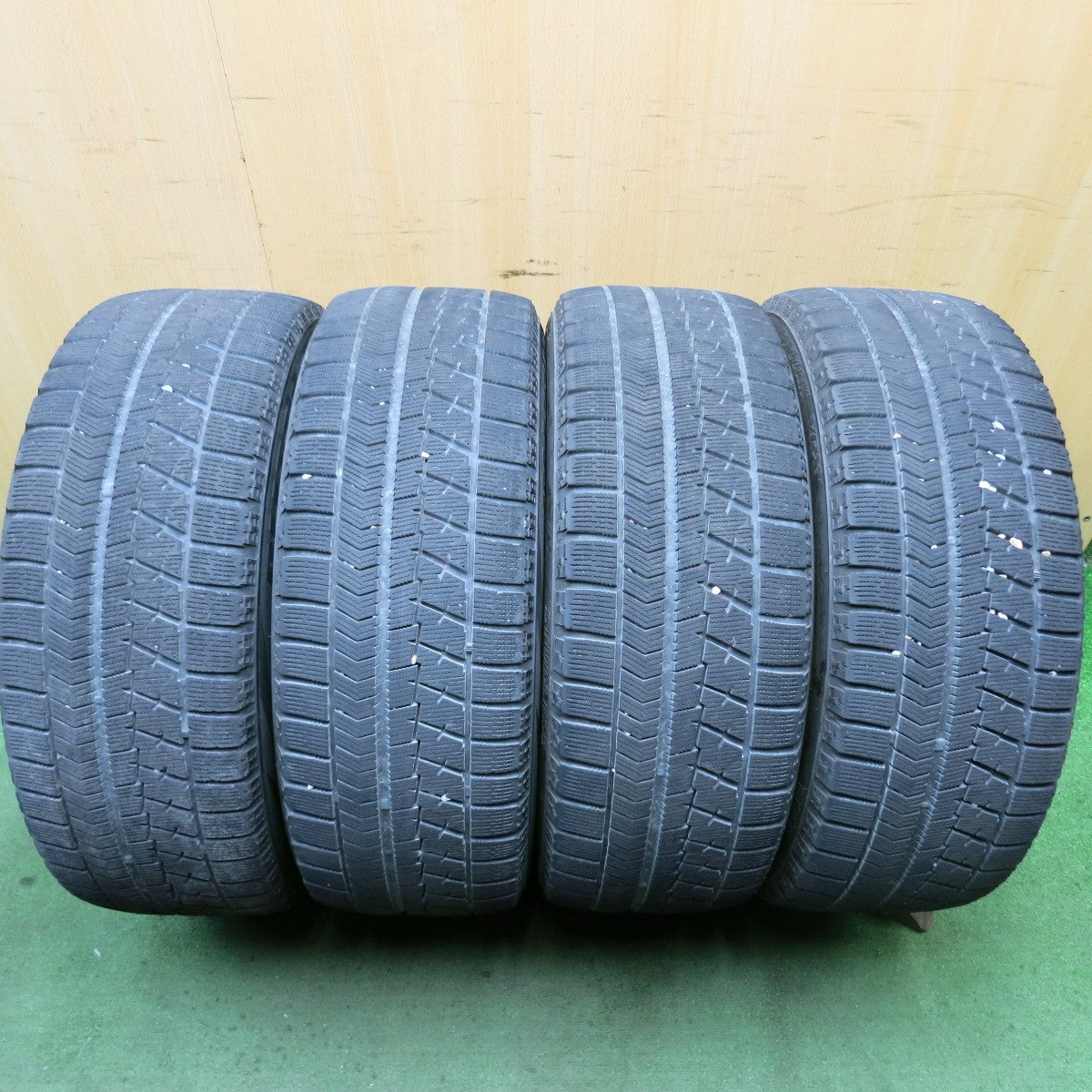 キレイ★スタッドレス 215/55R17 ブリヂストン ブリザック VRX ECO FORME エコフォルム 17インチ PCD114.3/5H★5081010HAス