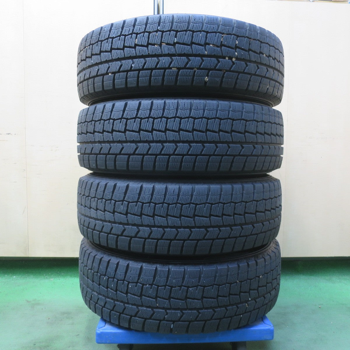 バリ溝！23年！9.5分★スタッドレス 195/65R16 ダンロップ ウインターマックス WM02 ravrion RS01 ラブリオン 16インチ PCD100/4H★6041704イス