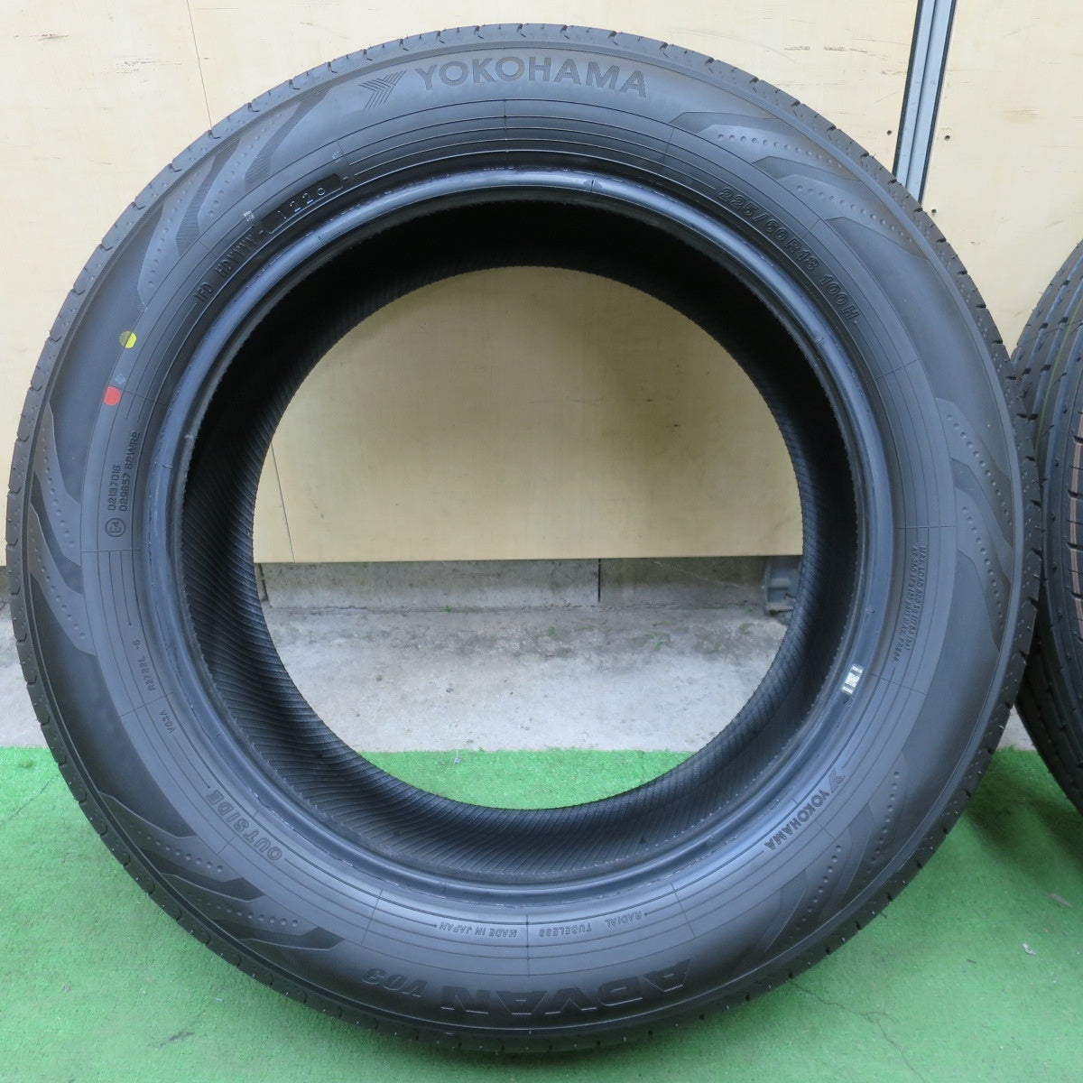 新車外し！26年★225/60R18 ヨコハマ アドバン V03 V03A タイヤ 18インチ 40系 アルファード ヴェルファイア レクサス NX 等★6063002NGノタ