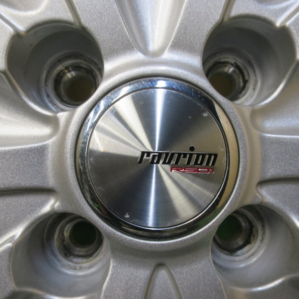 バリ溝！24年！キレイ！9.5分◎スタッドレス 175/65R15 グッドイヤー アイスナビ7 ravrion RS01 ラブリオン 15インチ PCD100/4H◎6091106イス