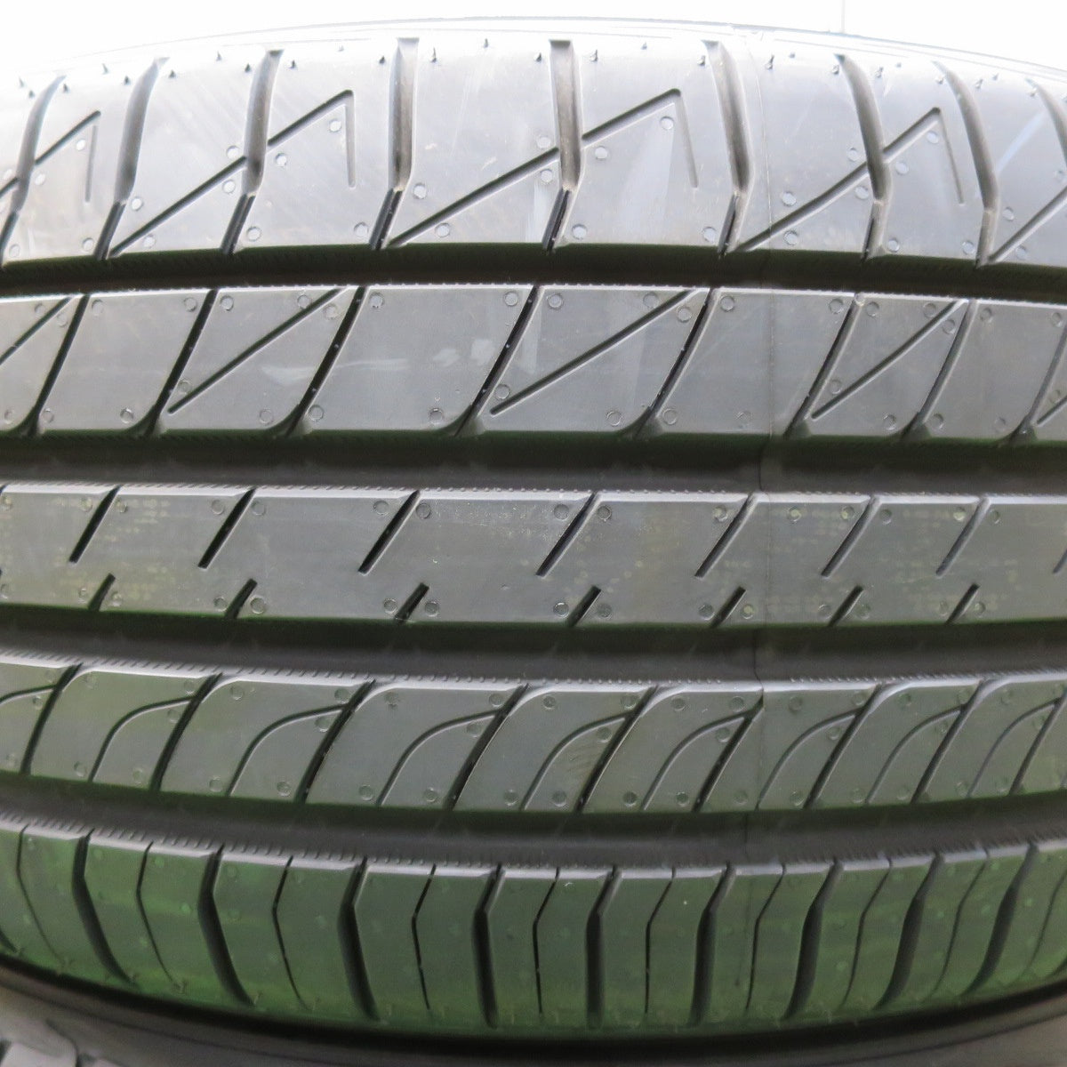 [送料無料] 未使用★225/55R17 ダンロップ LE MANS V ルマン5 タイヤ 17インチ レガシィ エクストレイル 等★4110603イノタ