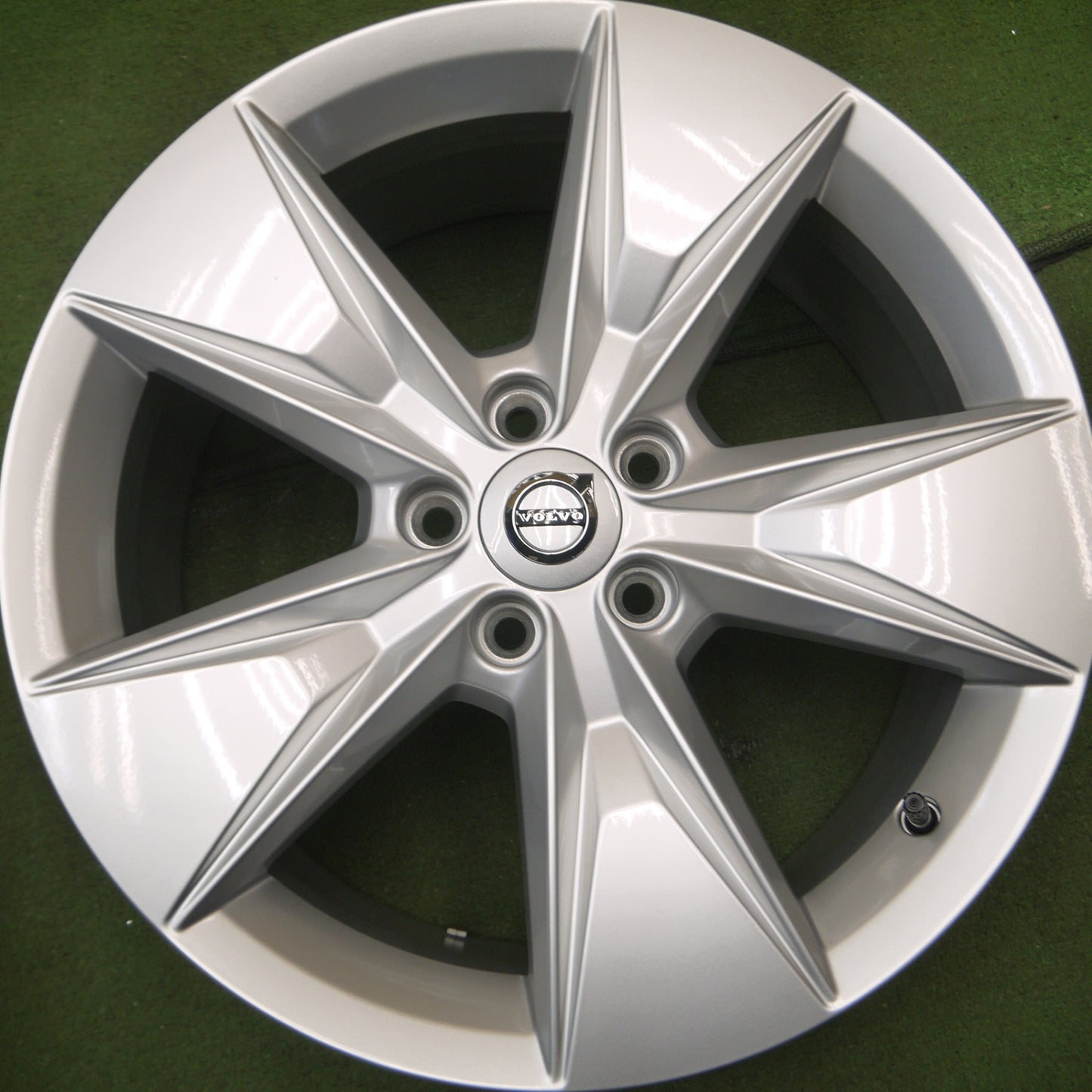 *送料無料* 新車外し★ボルボ XC60 純正 ホイール 18インチ 18×7.5J PCD108/5H★4042607Hホ