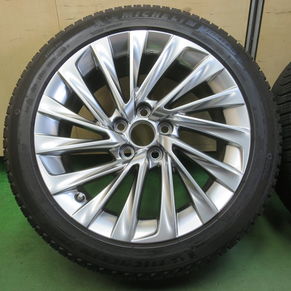 センサー付！キレイ★レクサス ES バージョンL 純正 235/45R18 スタッドレス ミシュラン X-ICE3+ 18インチ PCD114.3/5H★6052707イス