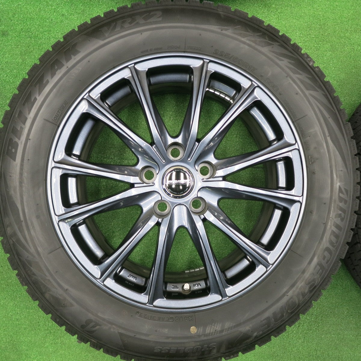 [送料無料] バリ溝！22年！キレイ！9.5分★スタッドレス 225/60R17 ブリヂストン ブリザック VRX2 WAREN ヴァーレン 17インチ PCD114.3/5H★4112706TNス