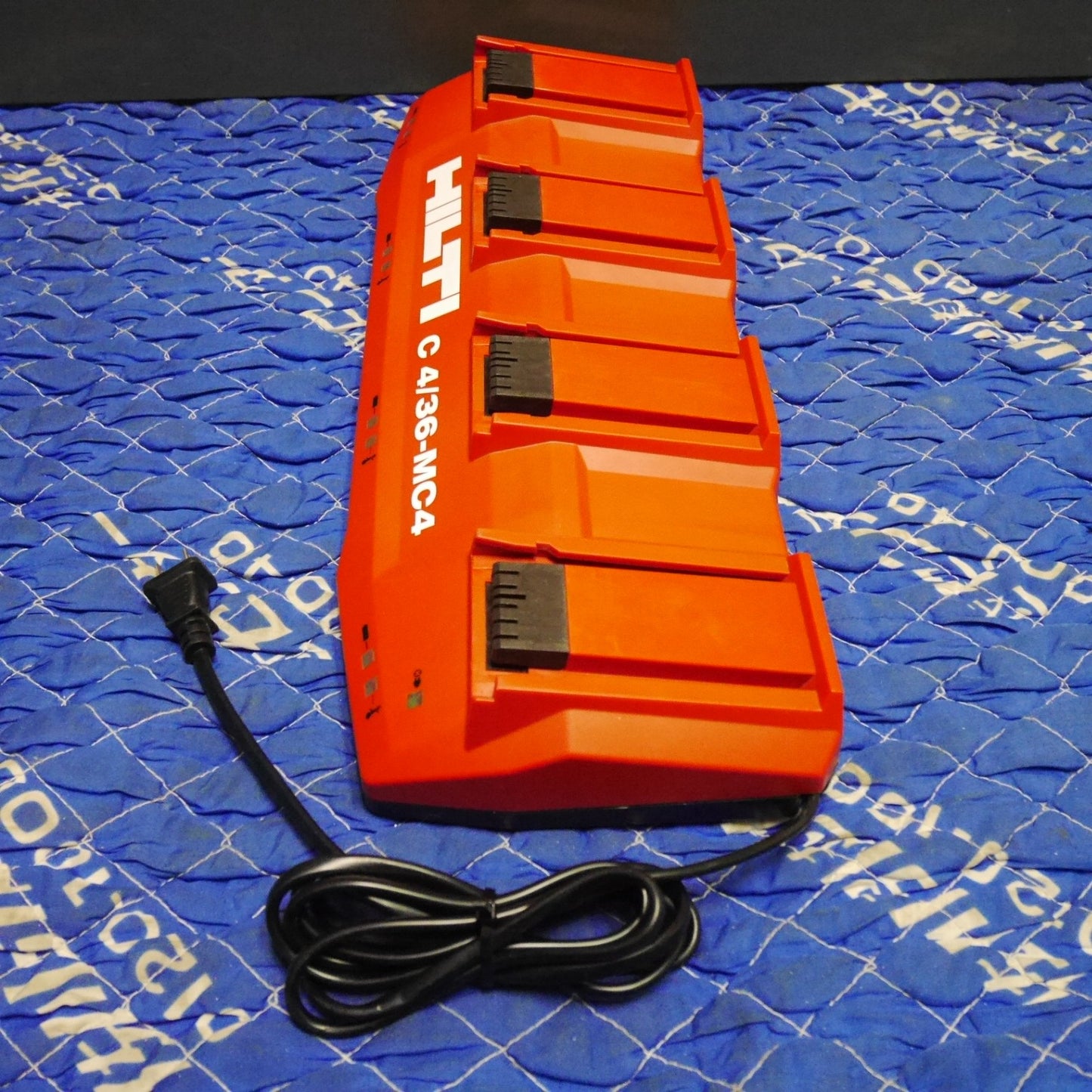 [送料無料] ☆HILTI ヒルティ マルチ チャージャー 4個口 充電器 C4/36-MC4 01 7.2V-36V 電動 工具に 100V③☆